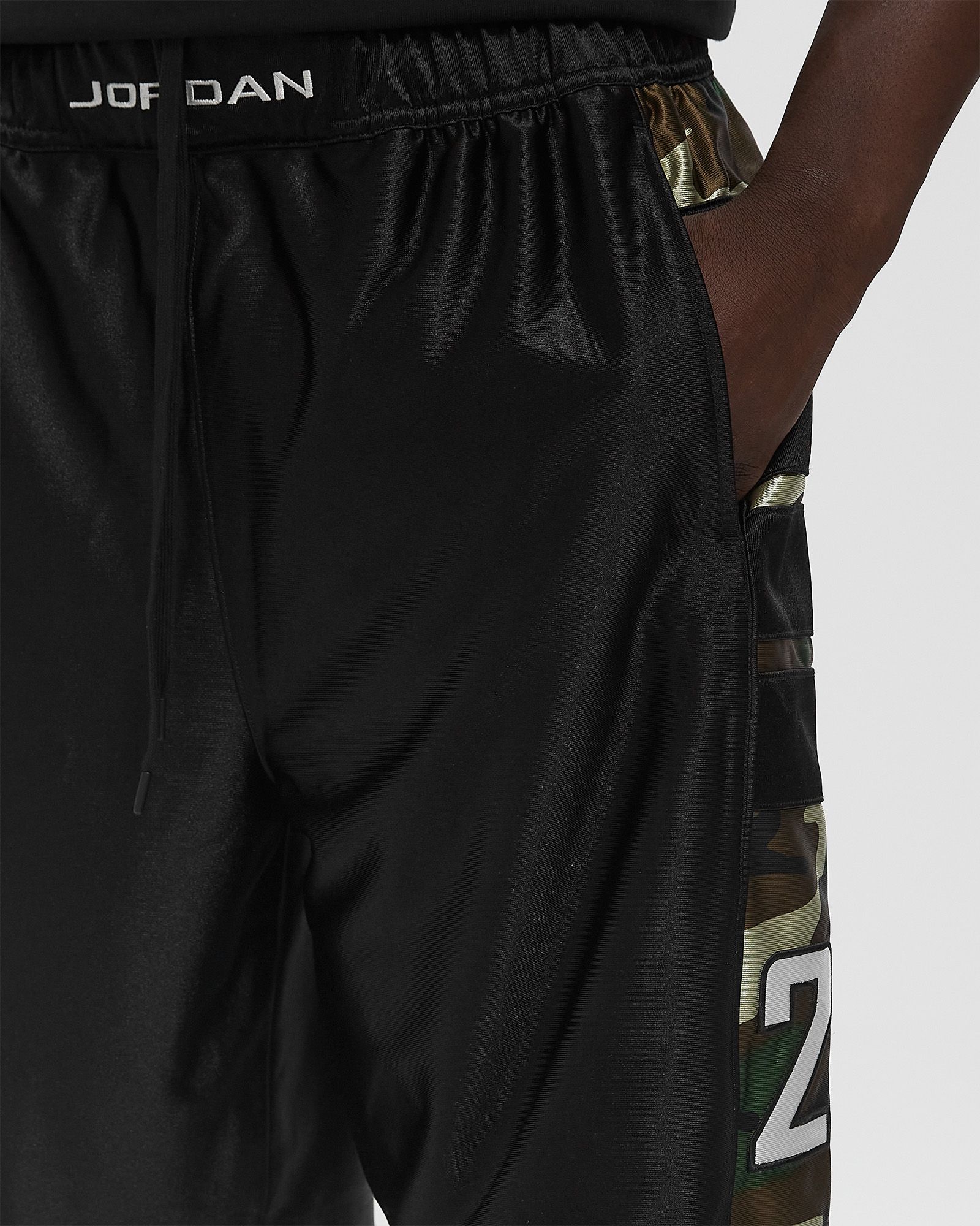 CAT SCRATCH SHORT CAMO