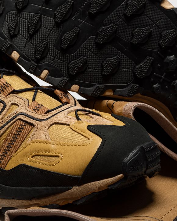アディダスAdidas Hyperturf Adventure Gaiterスニーカー Adidas HYPERTURF ADVENTURE GAITER Brown | BSTN Store
