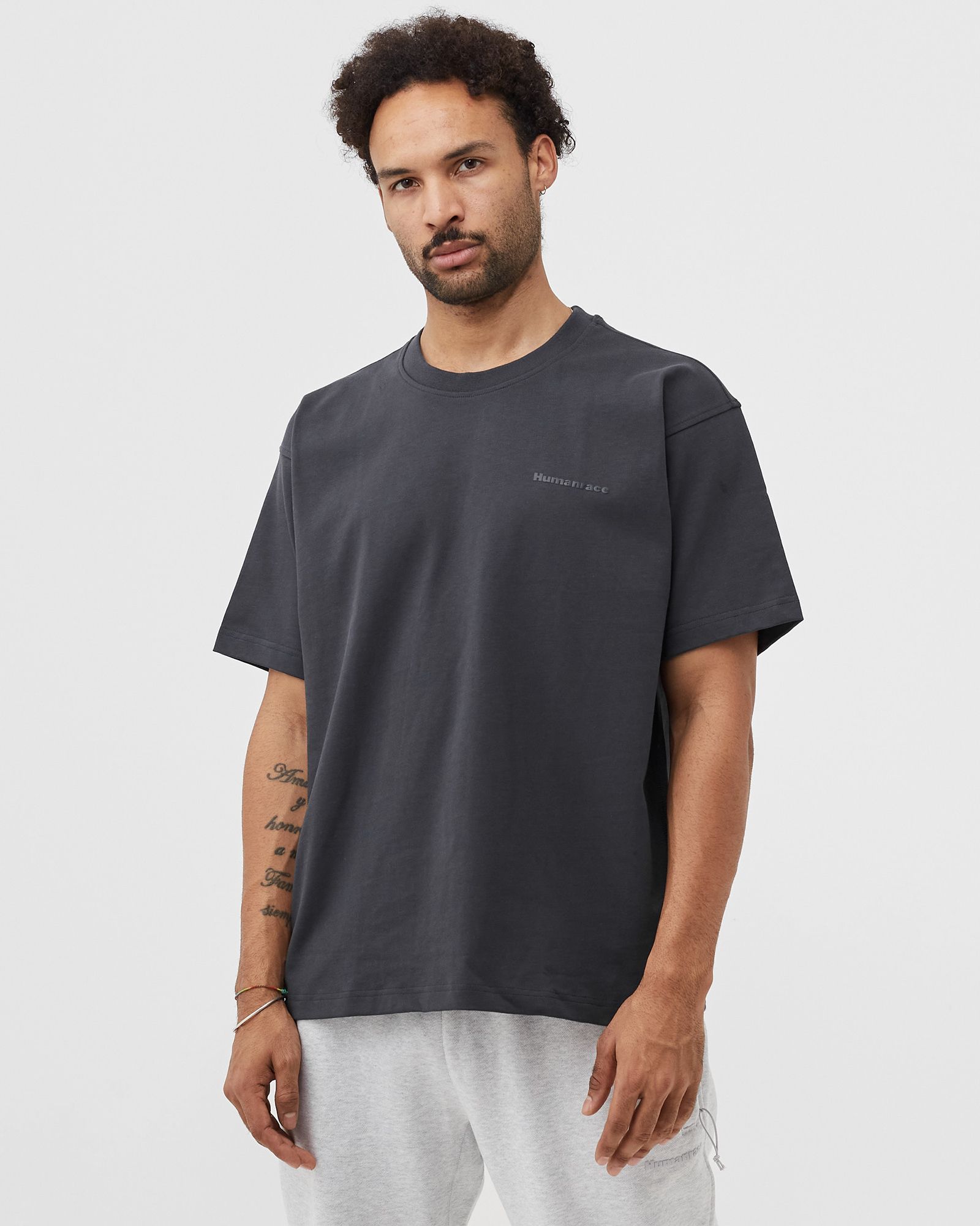 PHARELL WILLIAMS BASICS TEE