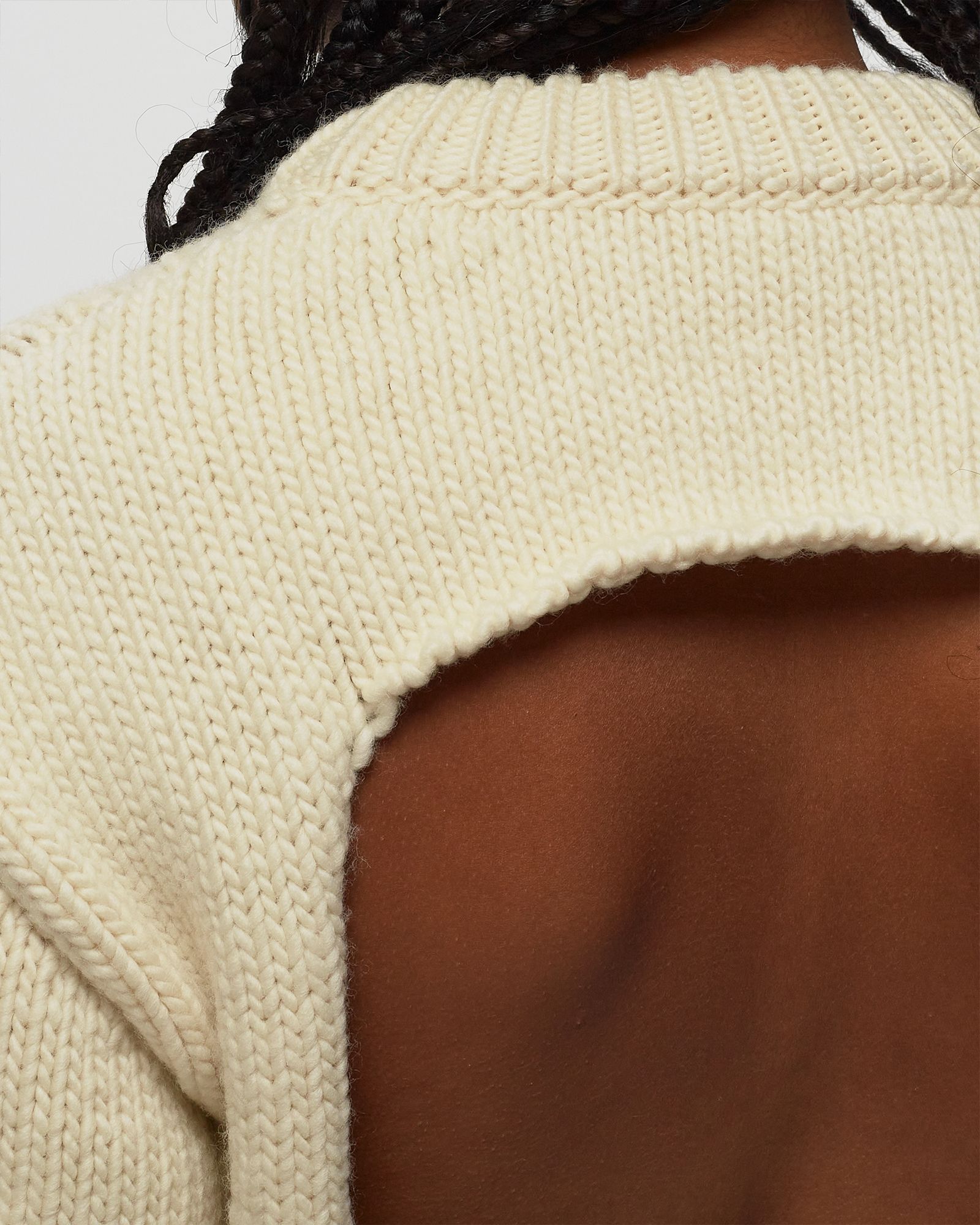 CROP CREWNECK BACK CUT OUT