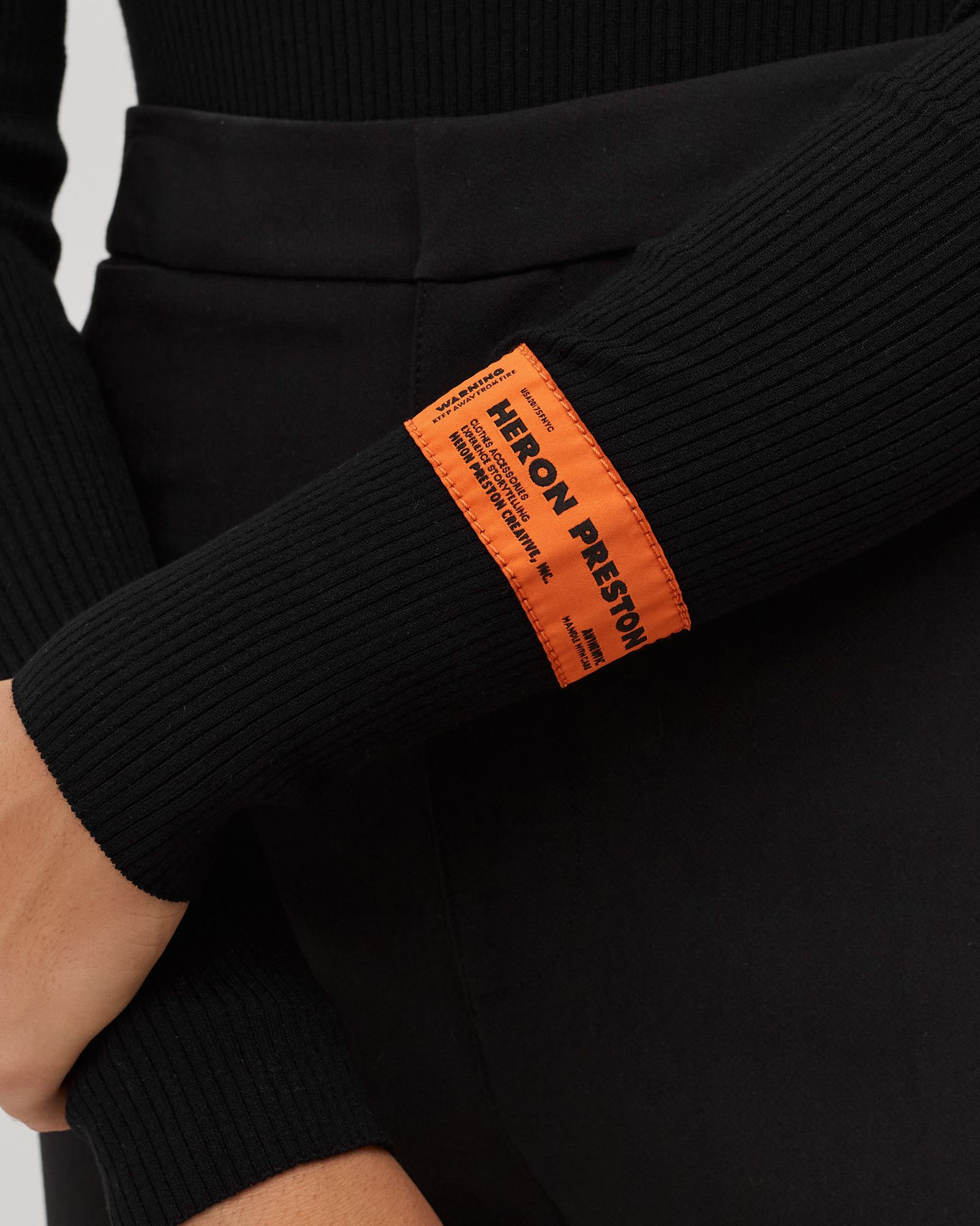 WMNS LONGSLEEVE KNIT BODY 