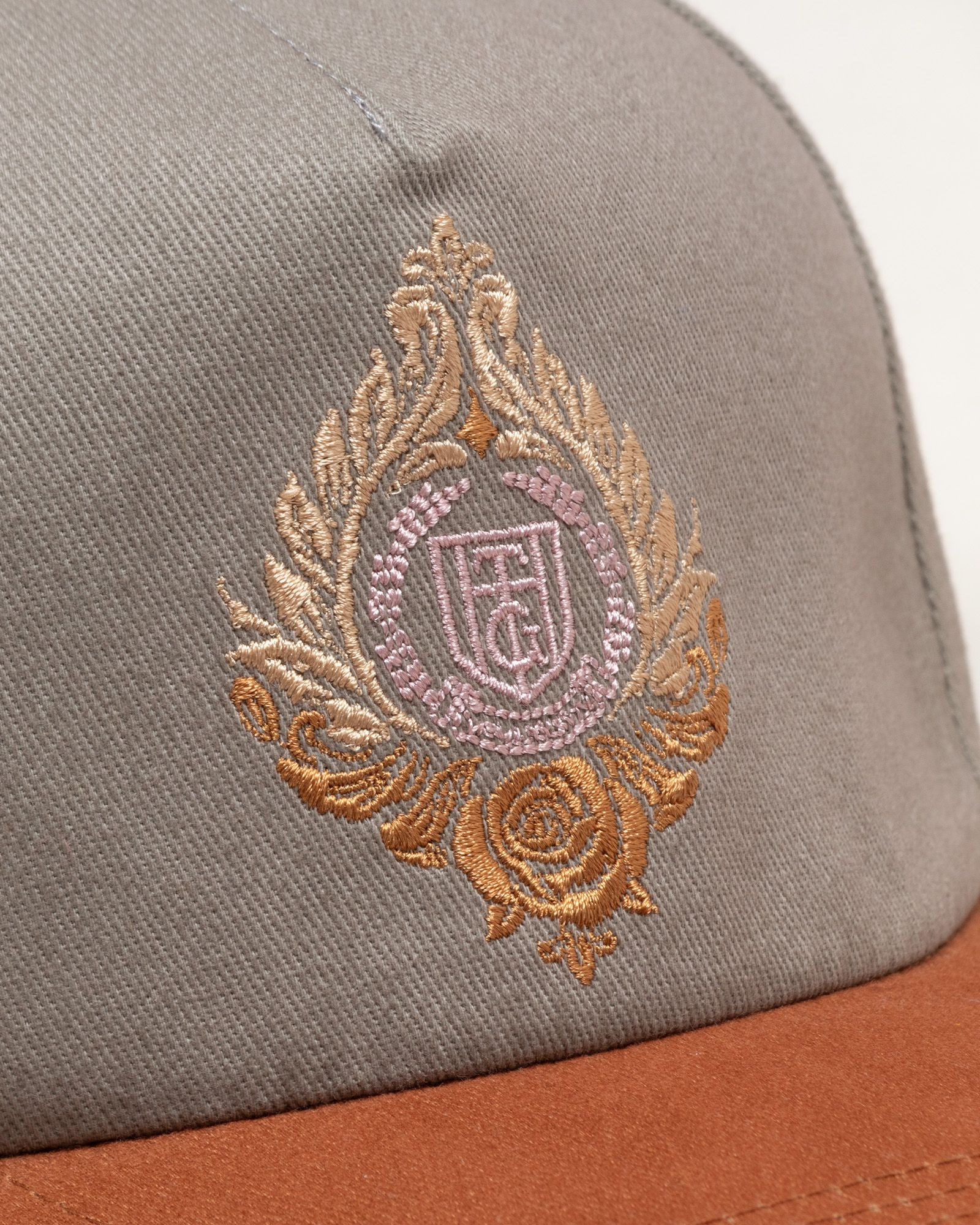 HERITAGE CREST LOGO HAT
