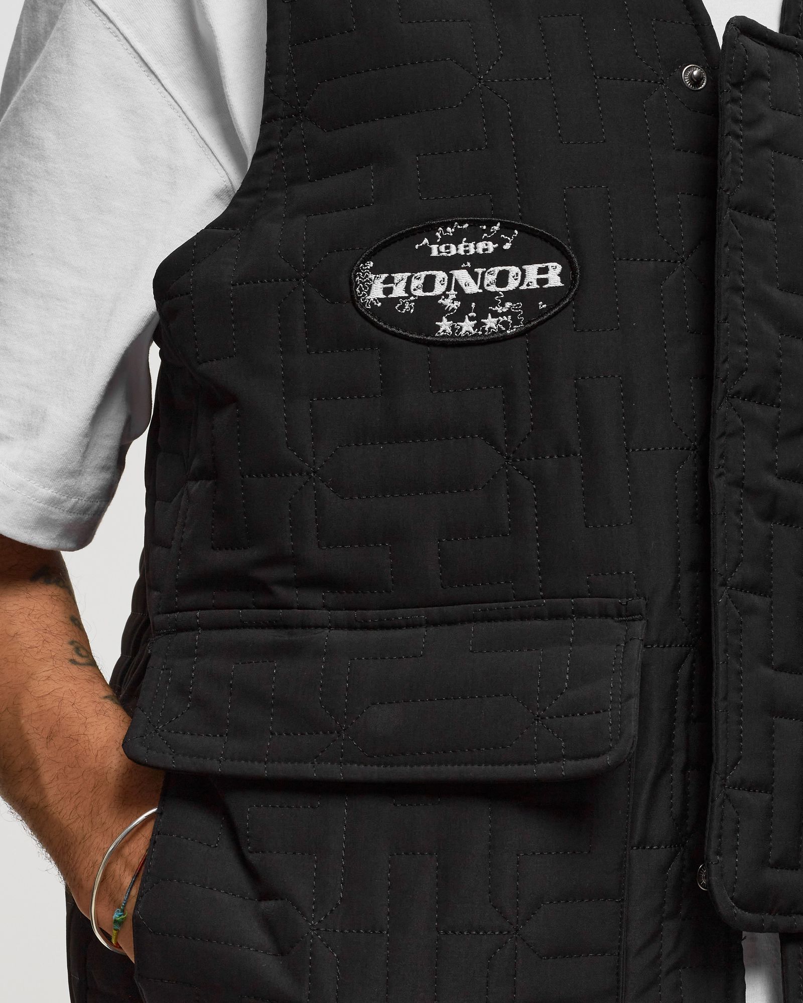 H QUILTED VEST