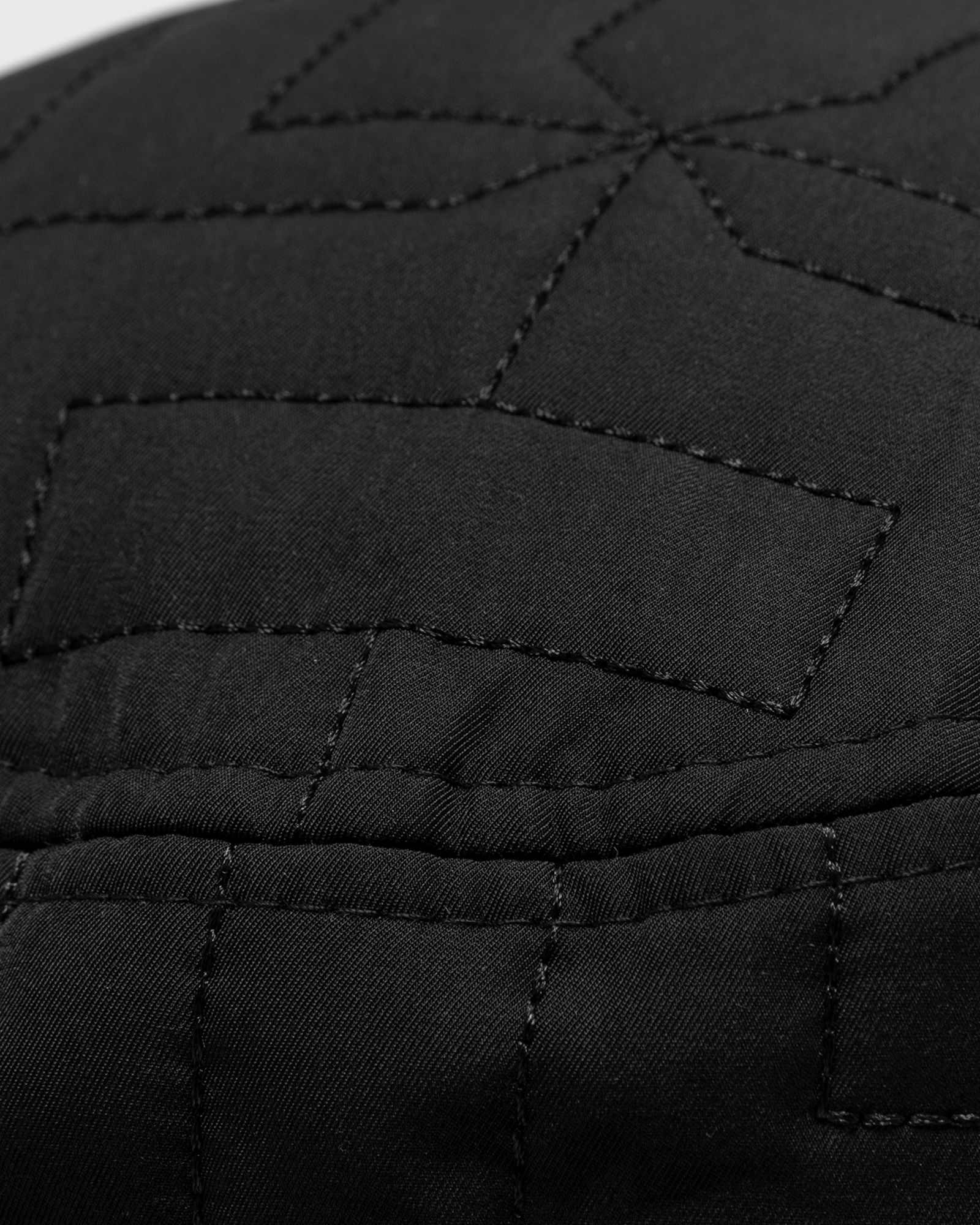 H QUILTED BUCKET HAT