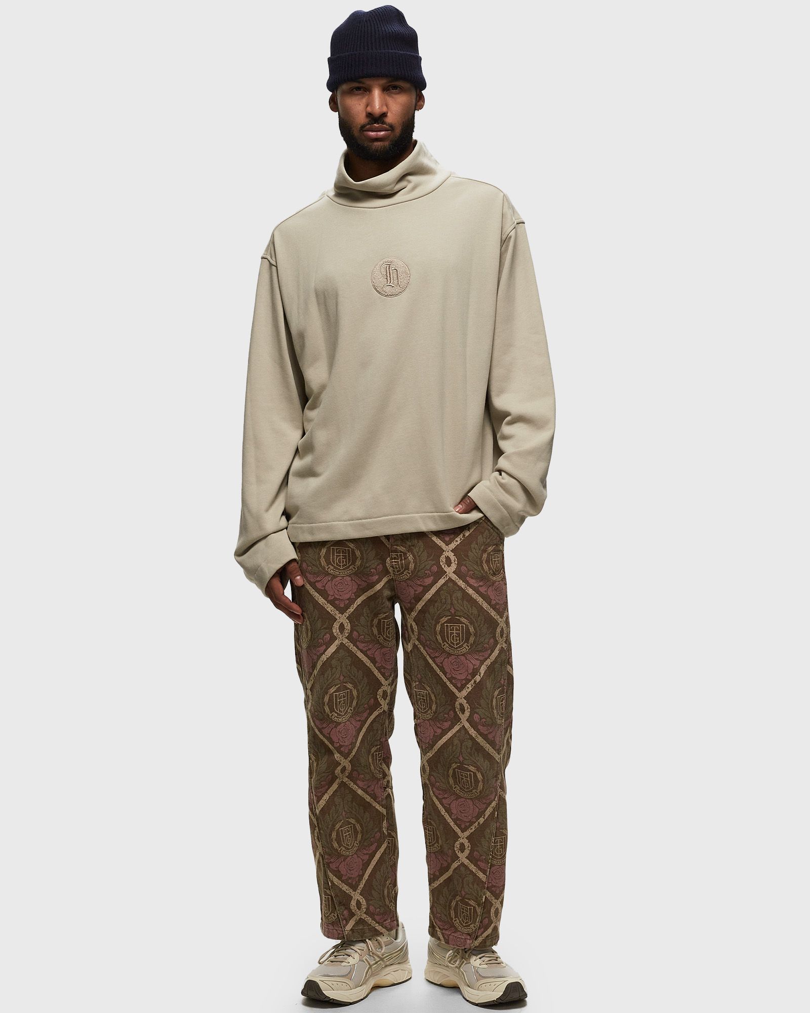 STAMP PATCH TURTLE NECK PULLOVER