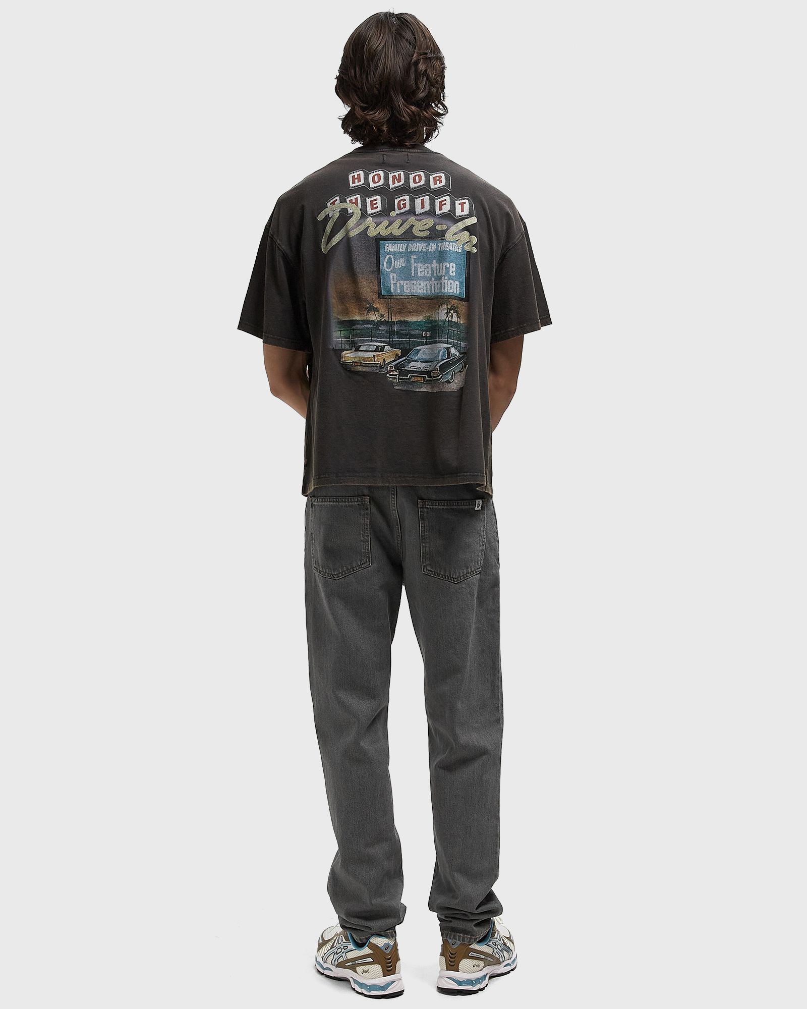 FEATURE PRESENTATION TEE