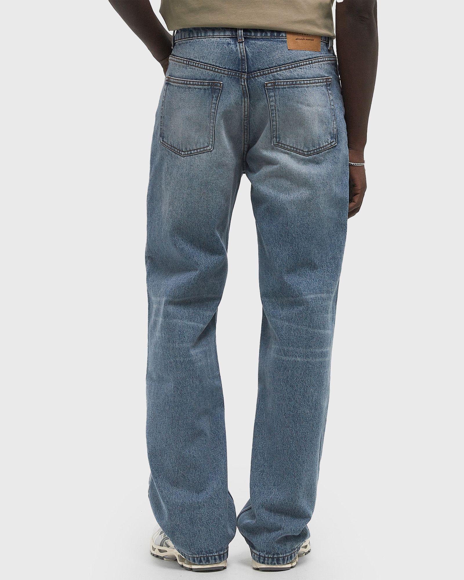 LOOSE/LARGE LARGE FIT JEANS