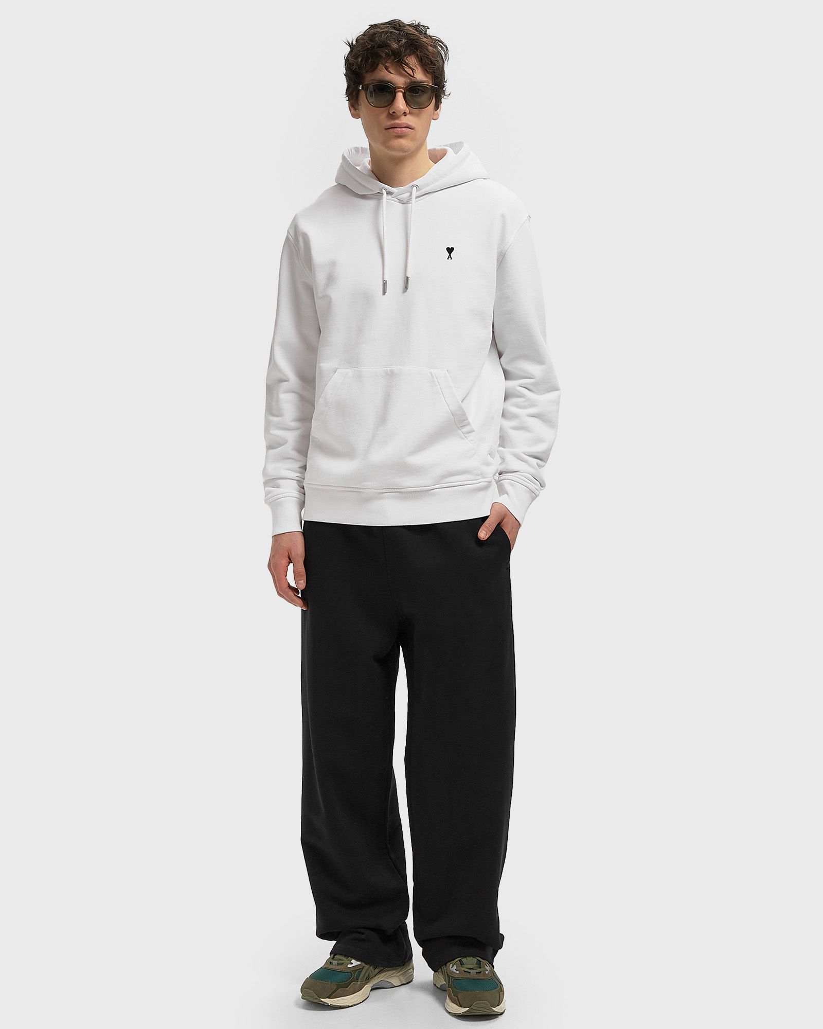 JOGGING WITH CONTRASTED AMI DE COEUR