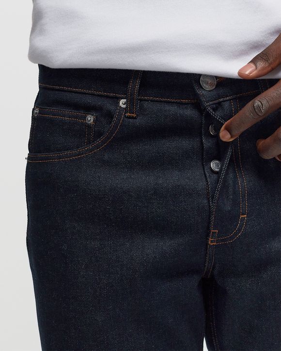 CLASSIC FIT JEANS