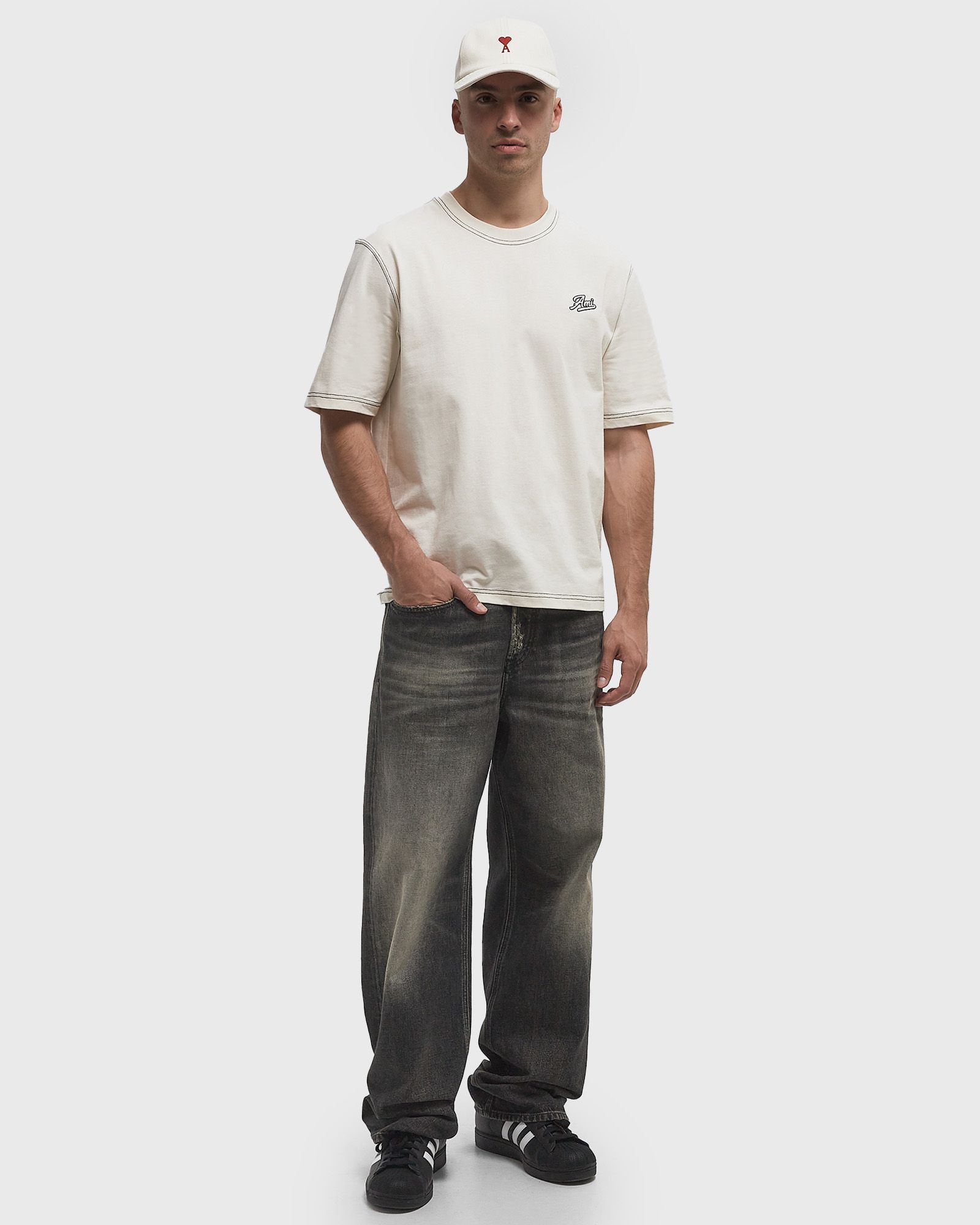 OVERSIZED SIGNATURE TEE