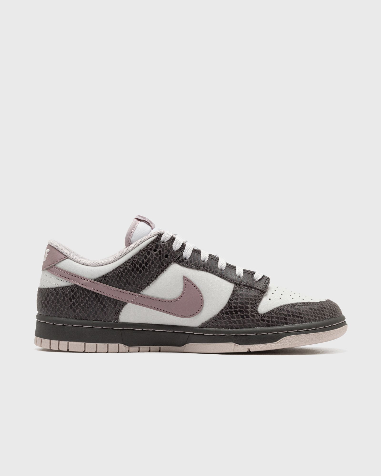 DUNK LOW SE