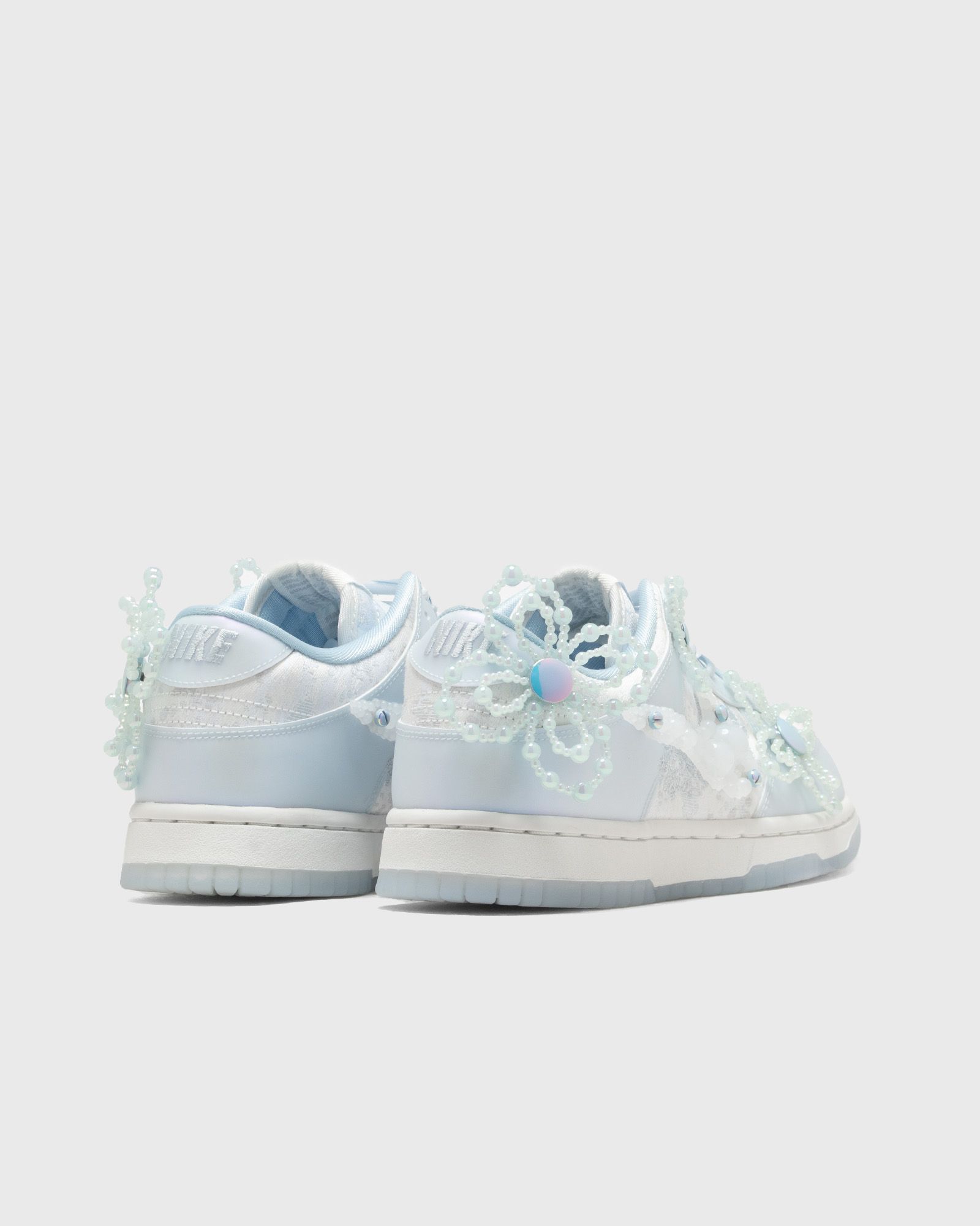 WMNS DUNK LOW