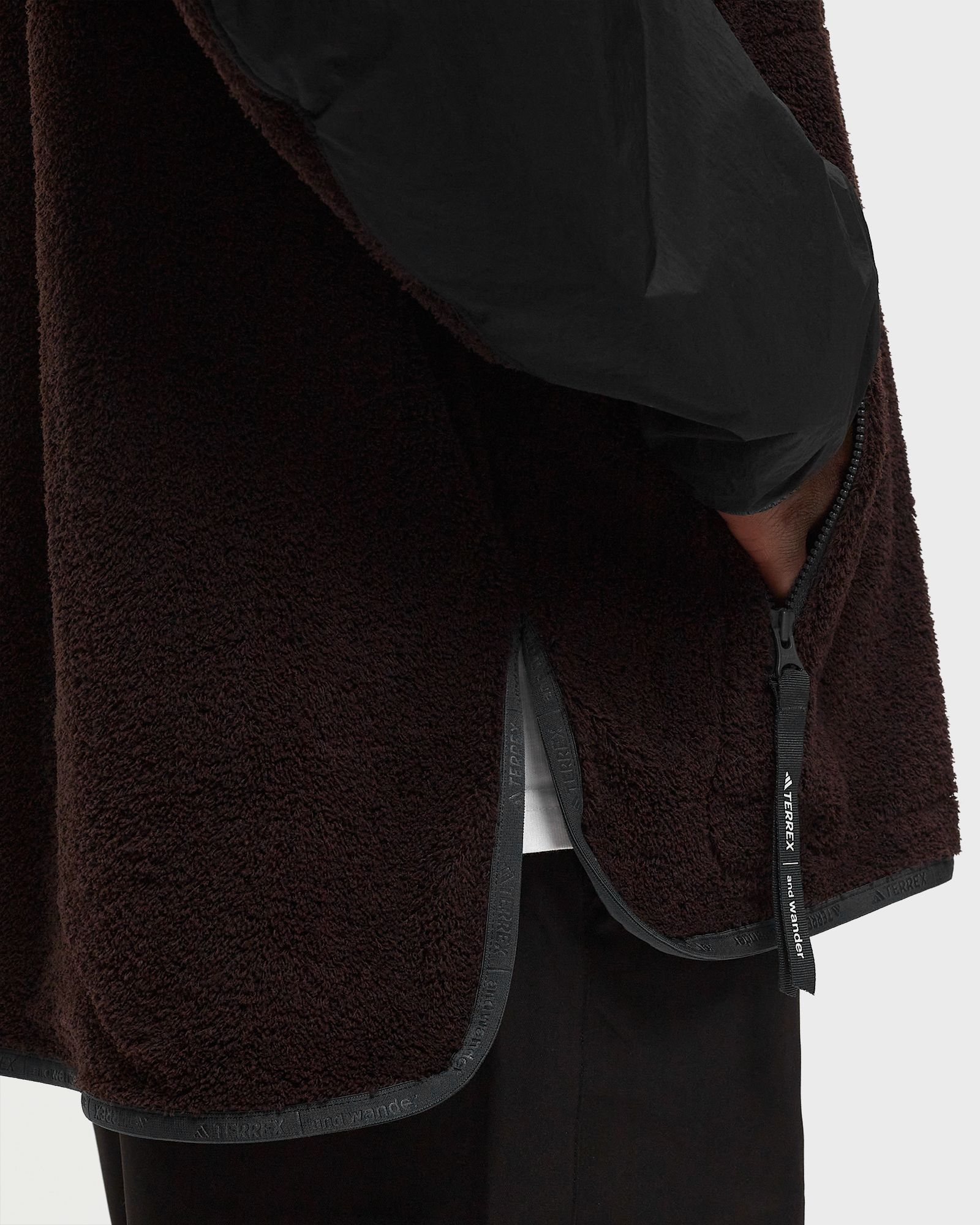 x And Wander XPL MID LAYE