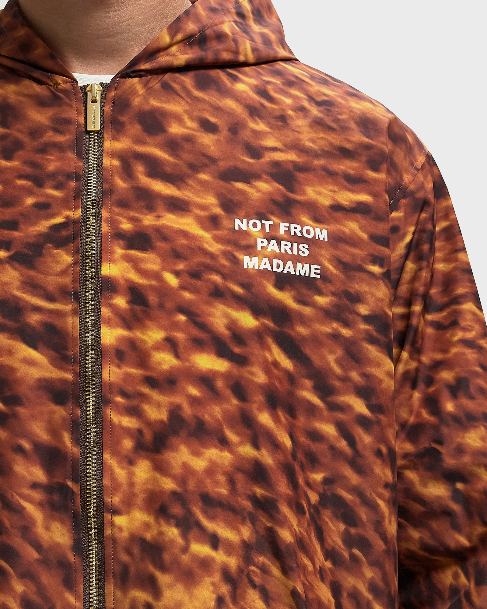 La Veste Capuche Slogan