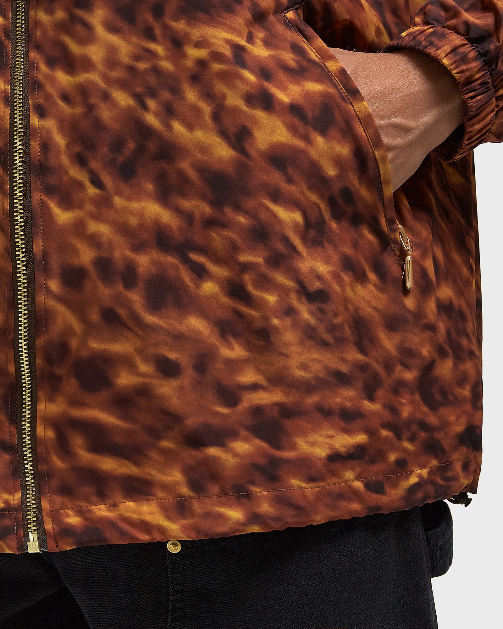 La Veste Capuche Slogan