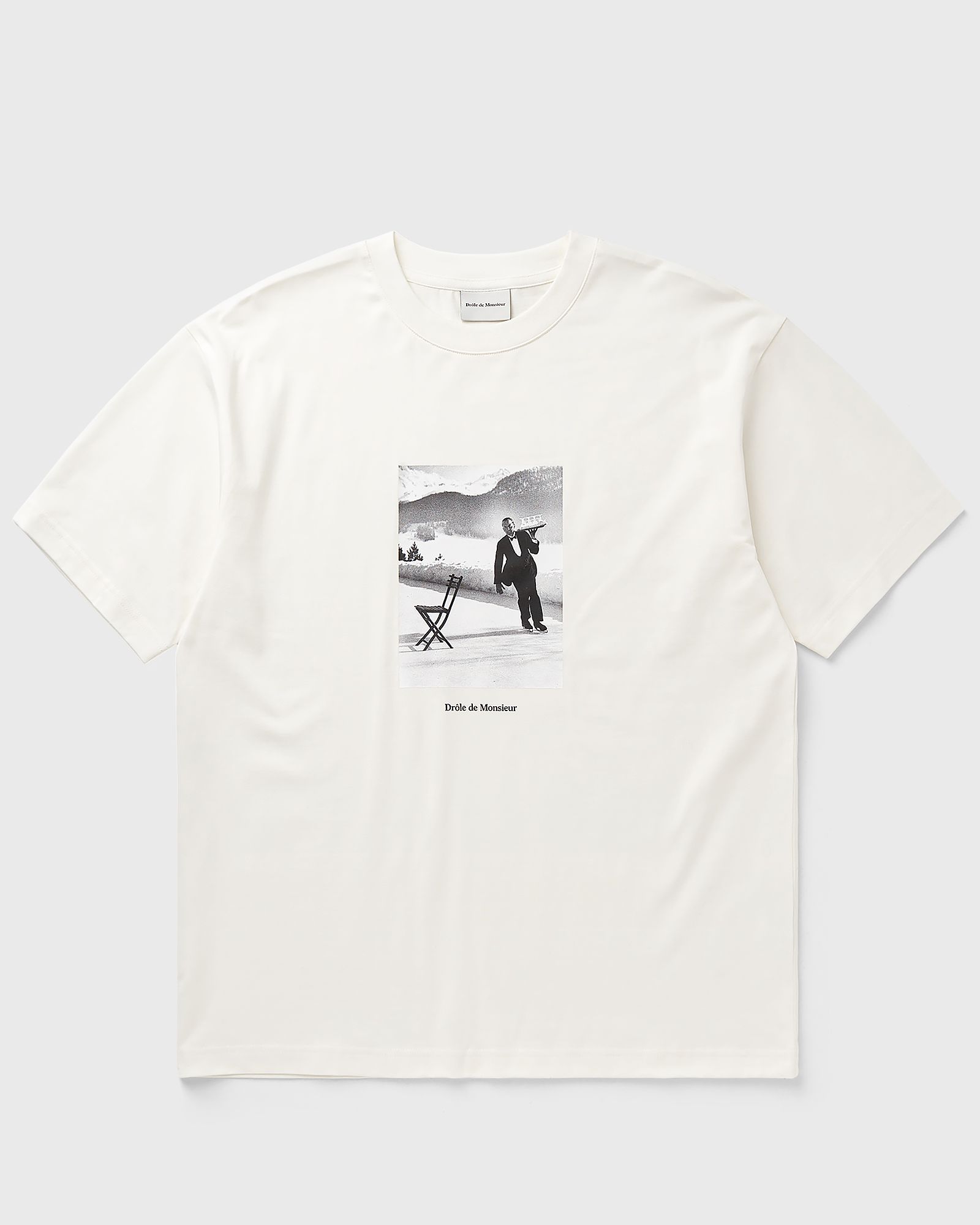 Le Tee Ice Skating Waiter