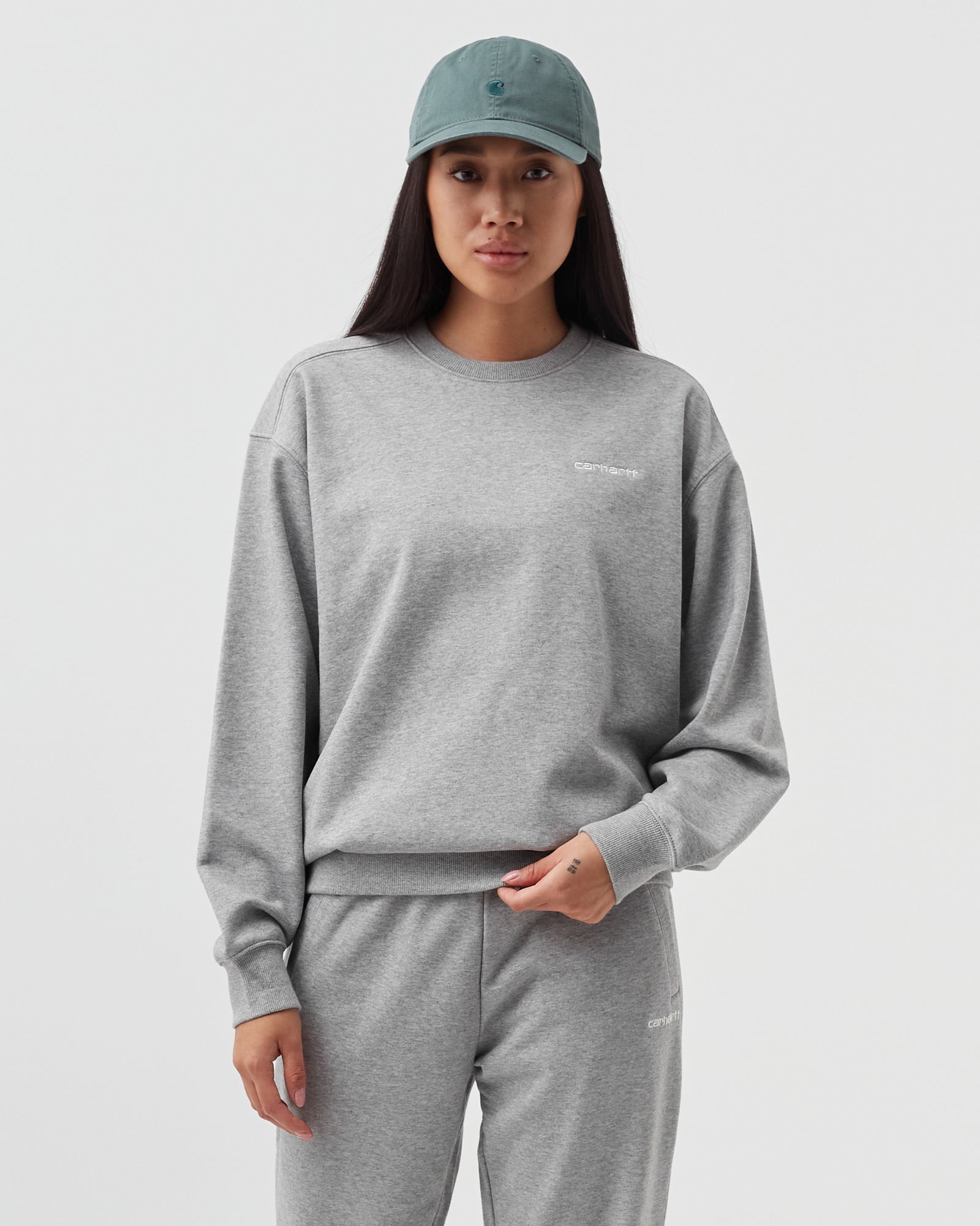 WMNS Script Embroidery Sweatshirt