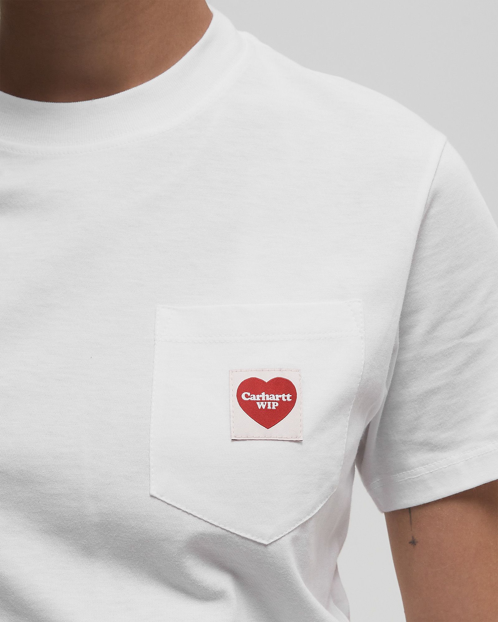 WMNS S/S Pocket Heart Tee