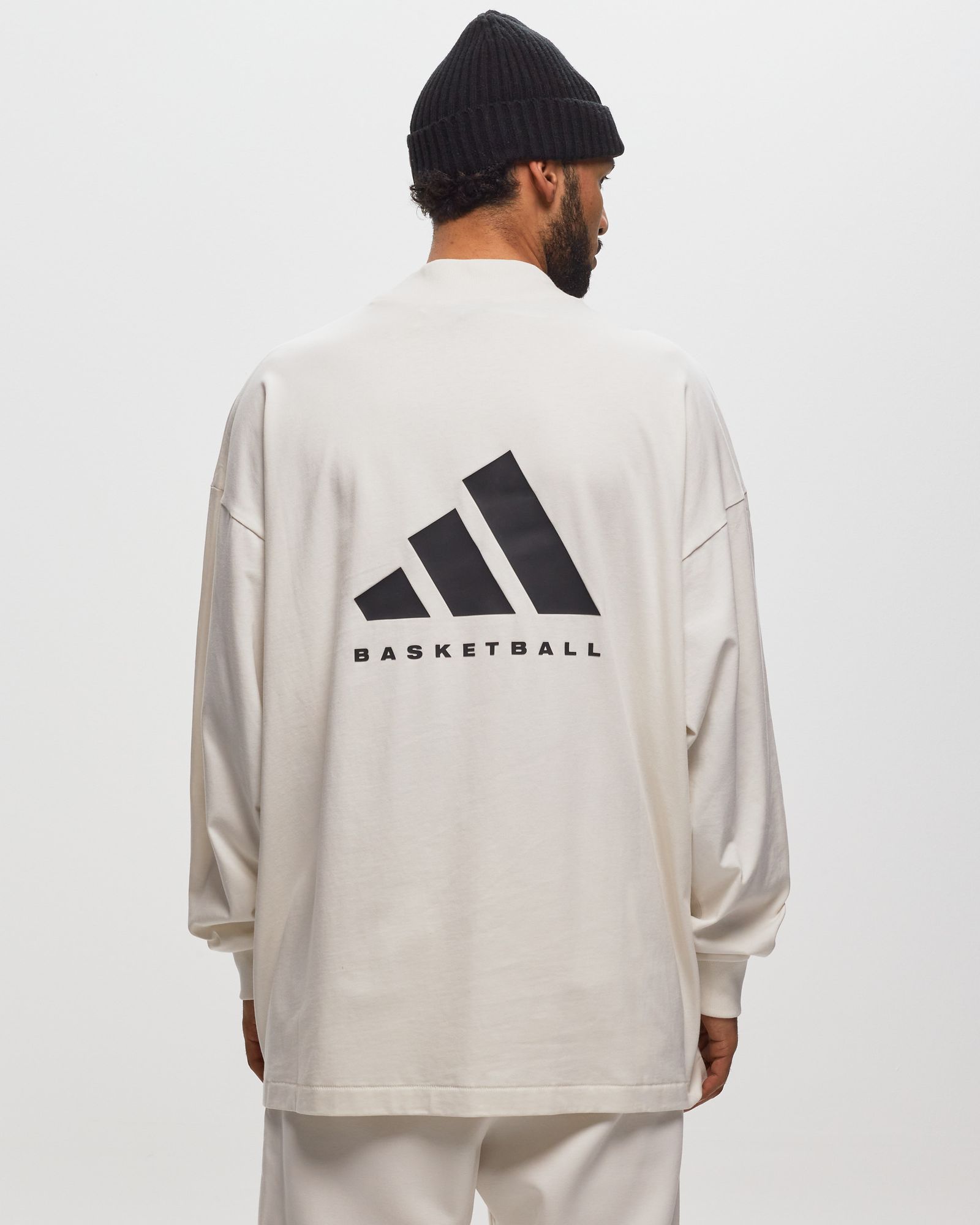 BASKETBALL LONG SLEEVE TEE