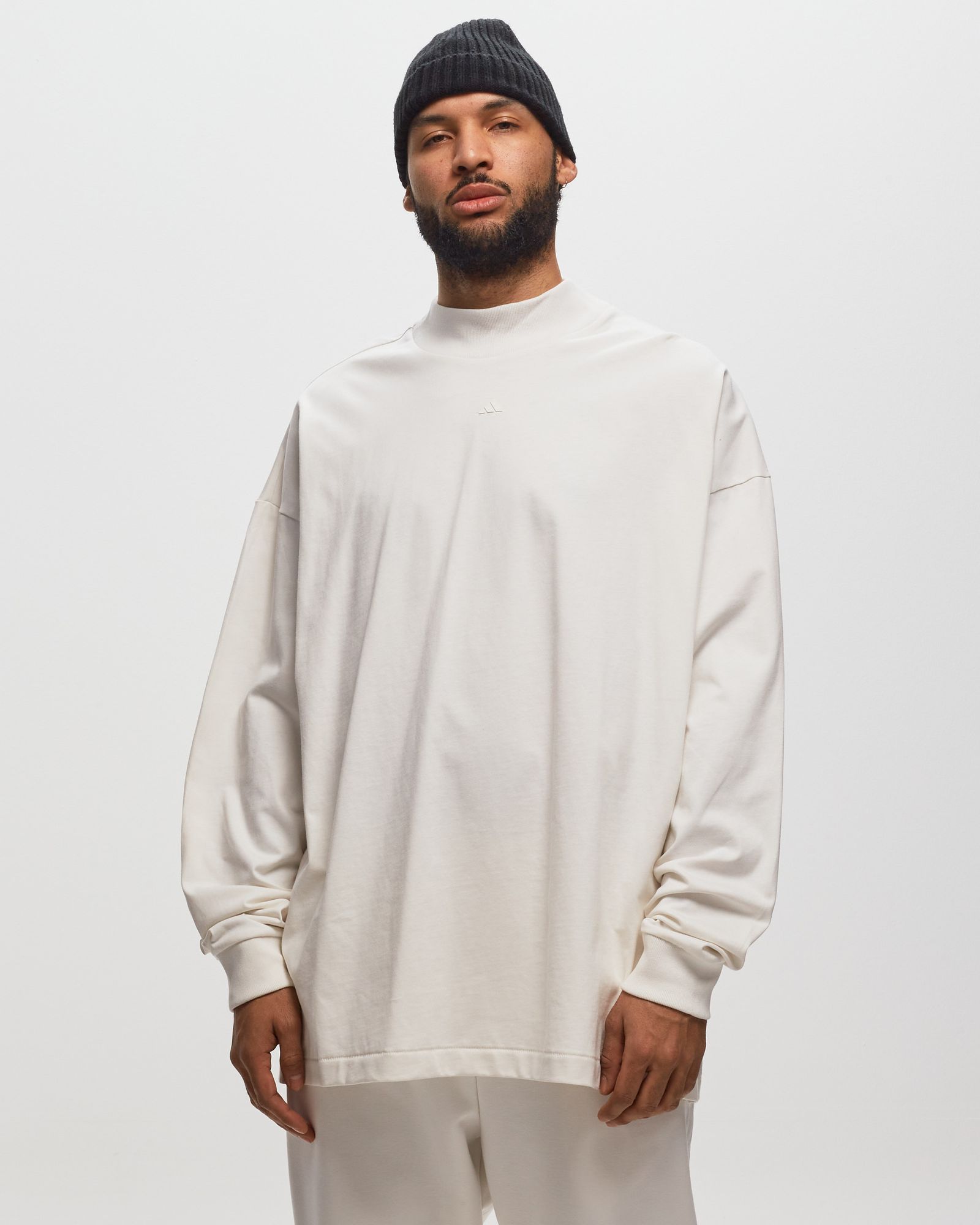 BASKETBALL LONG SLEEVE TEE