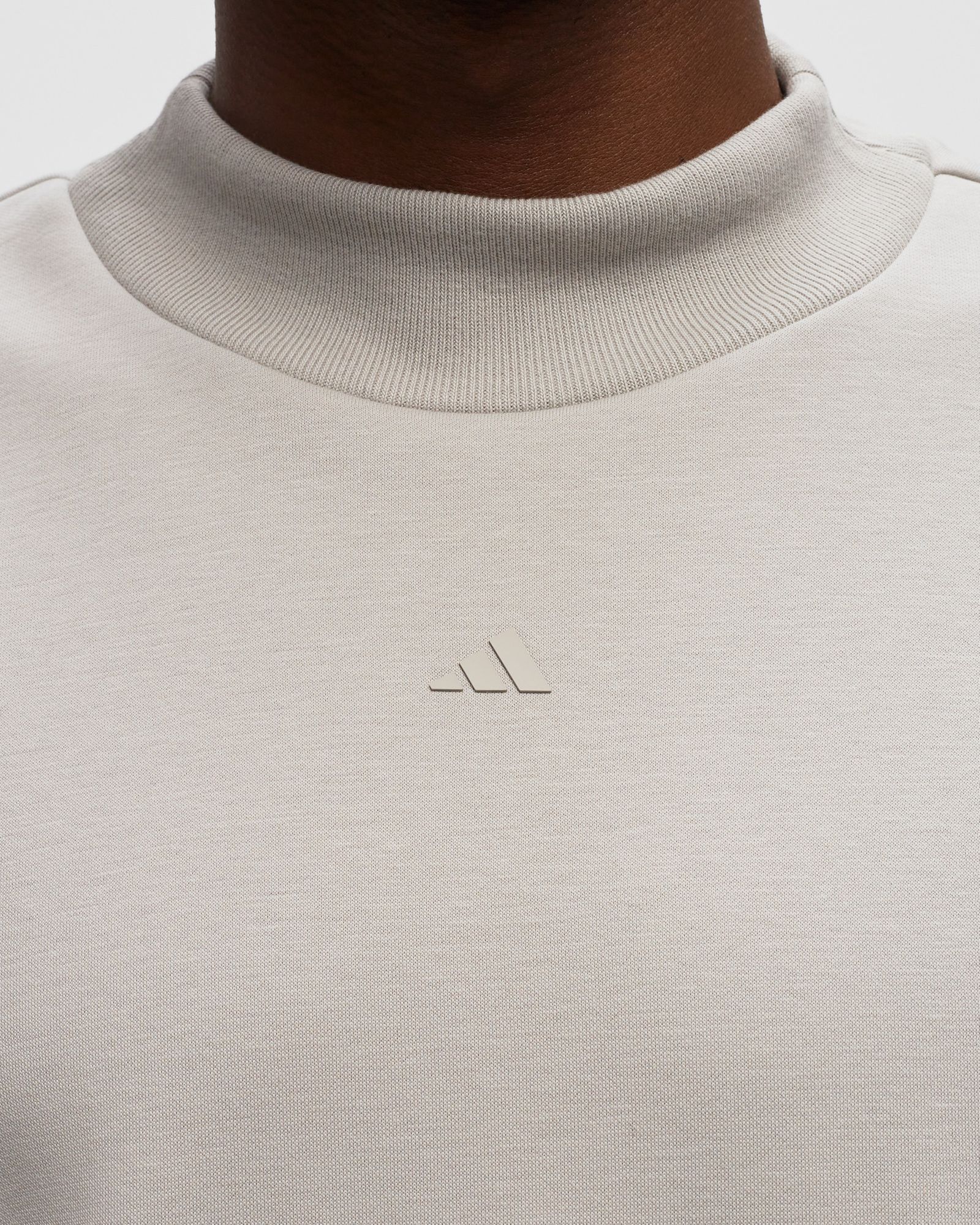 BASKETBALL CREW SWEATSHIRT