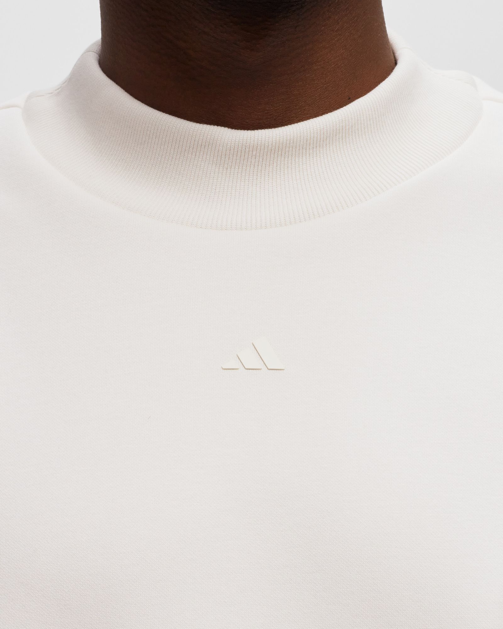 BASKETBALL CREW SWEATSHIRT