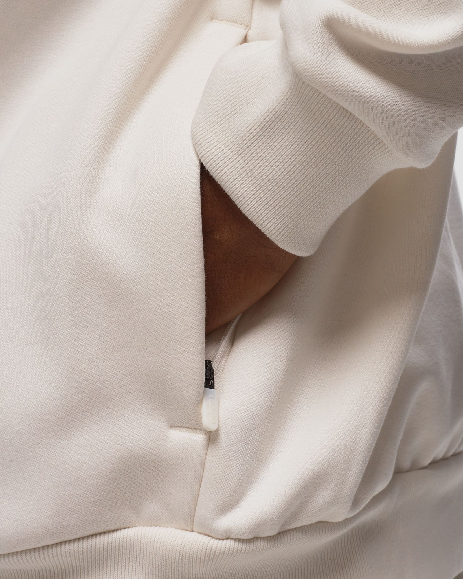 BASKETBALL CREW SWEATSHIRT