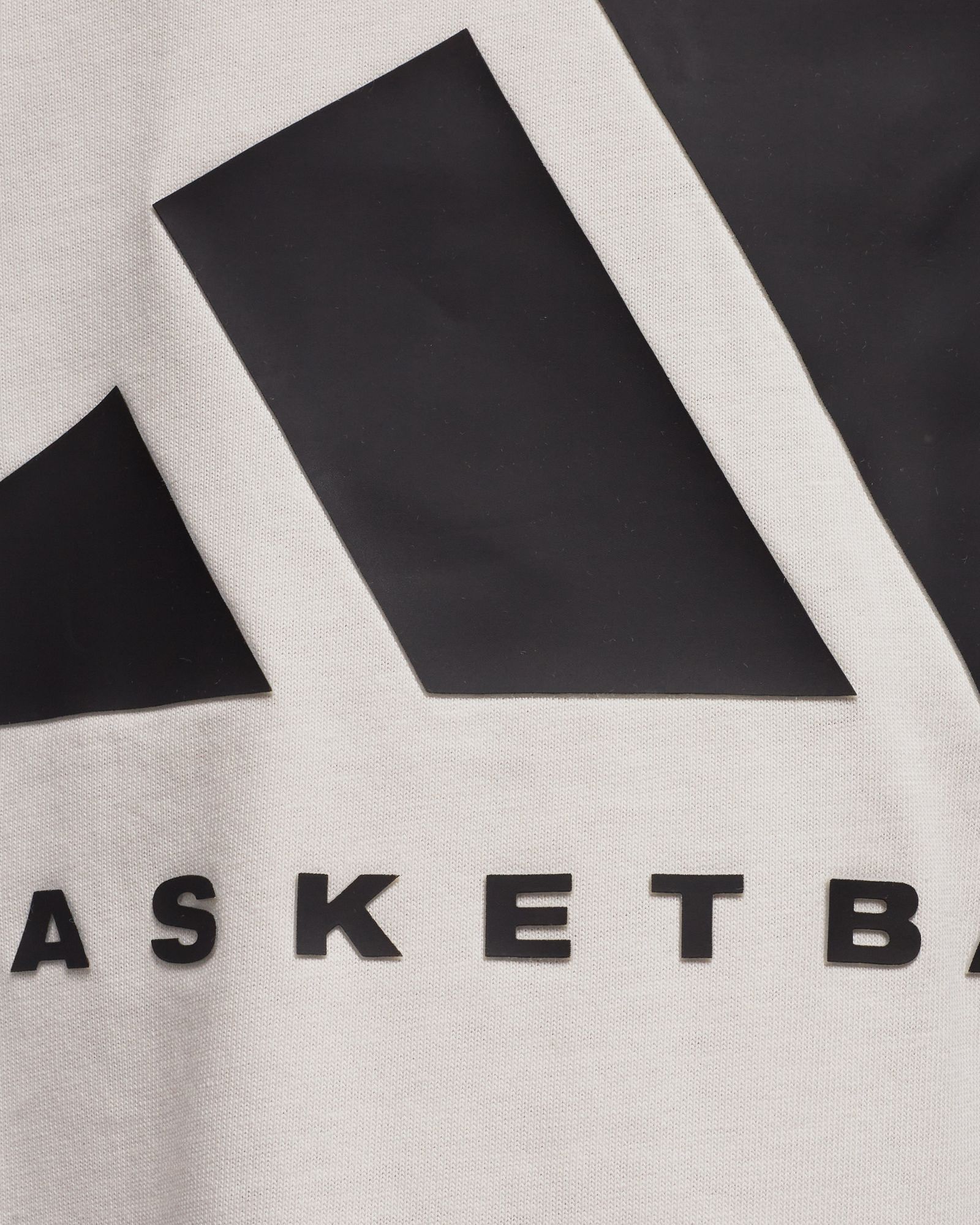 BASKETBALL TEE