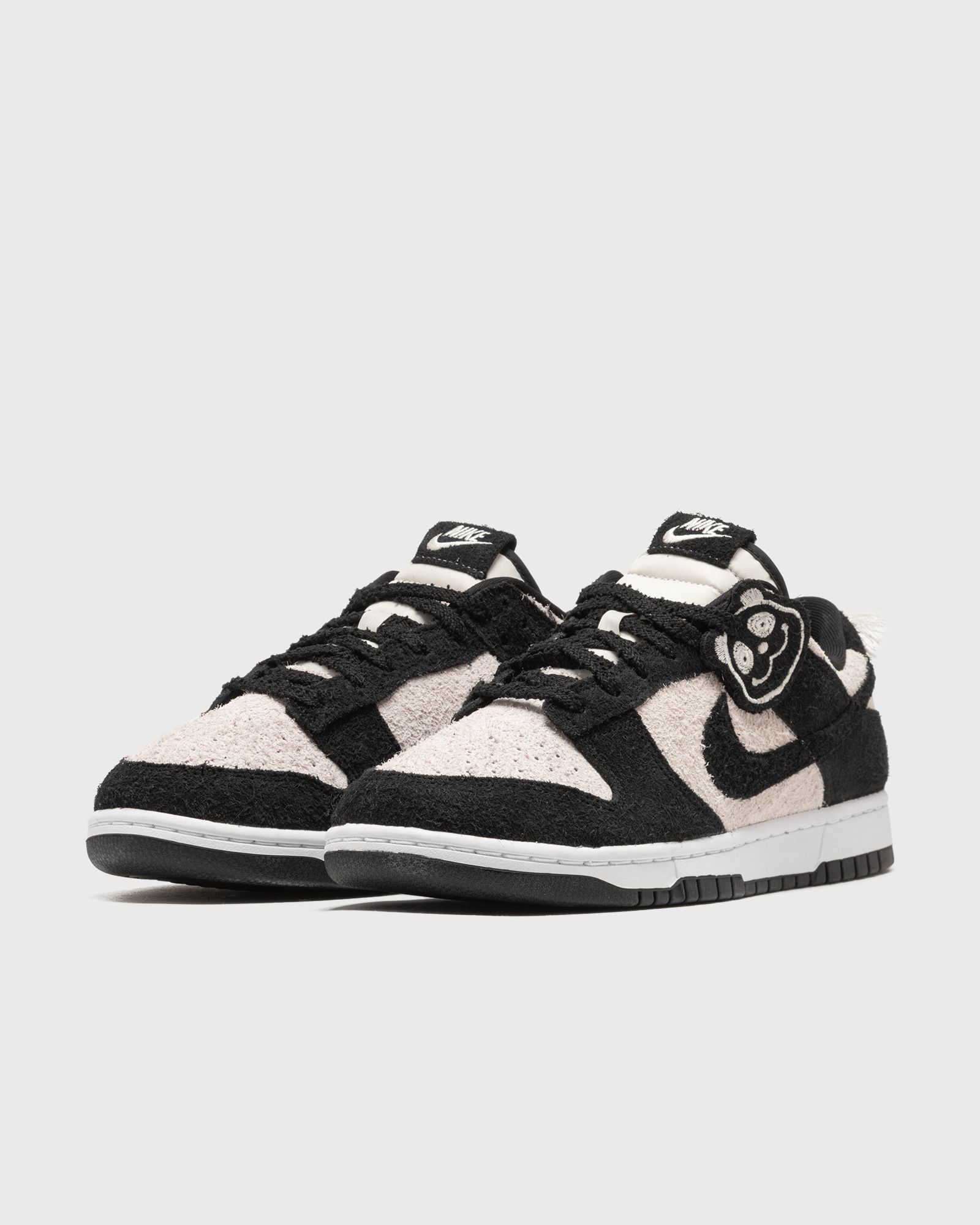 NIKE DUNK LOW RETRO SE ホワイト/ブラック 12 Nike DUNK LOW RETRO SE Black White | BSTN Store