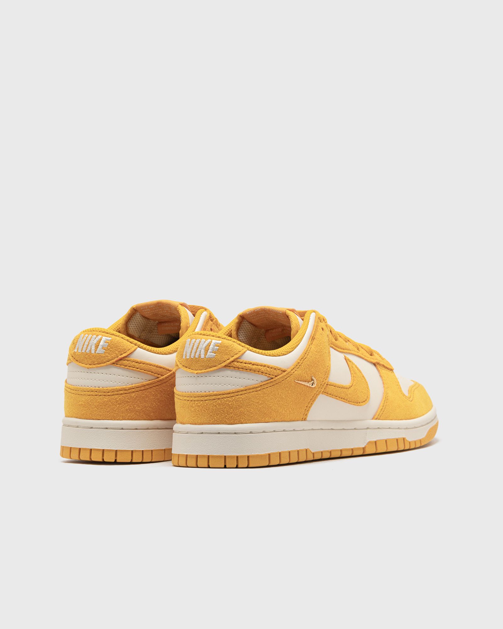 WMNS DUNK LOW