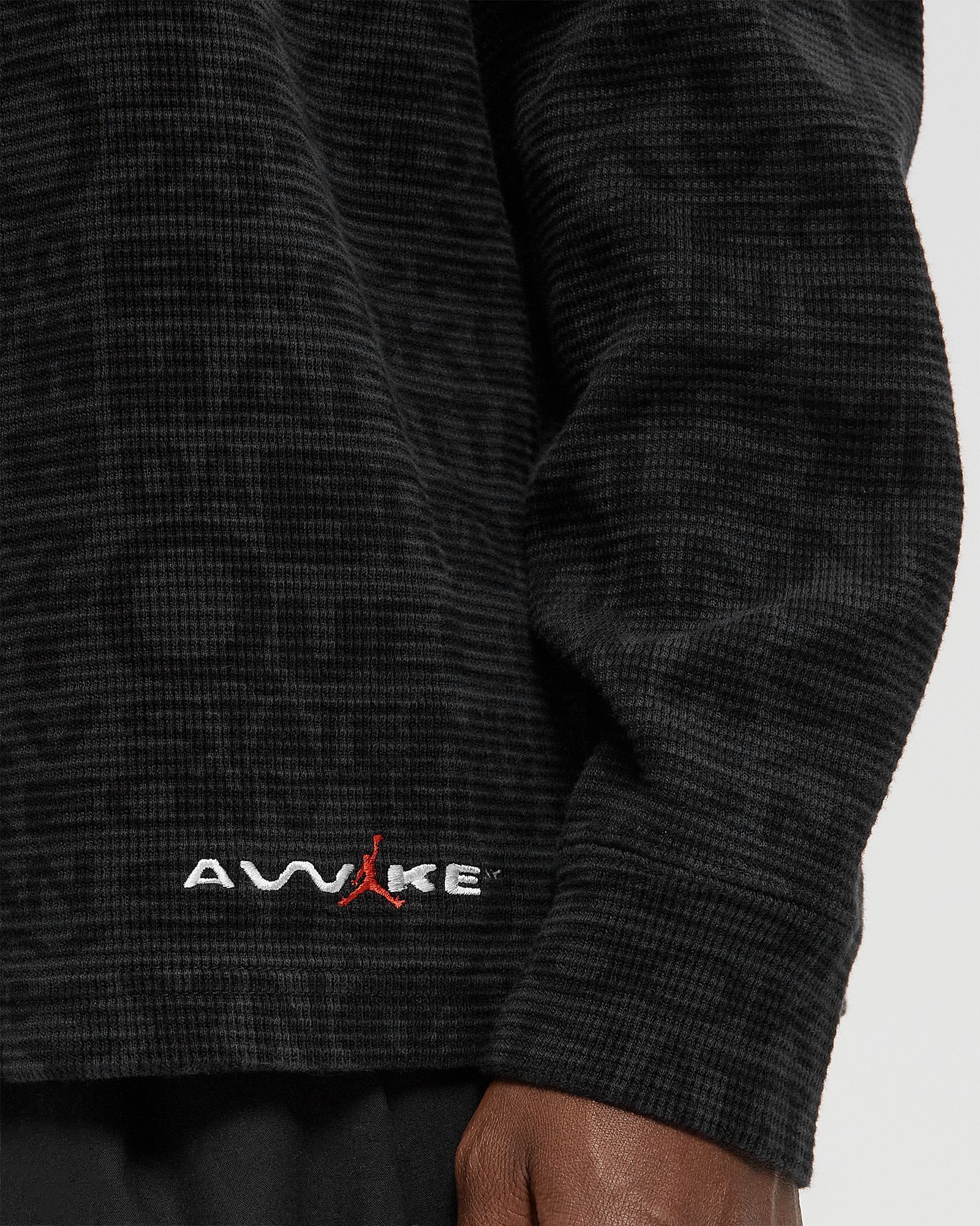 x Awake M J AWNY THERMAL