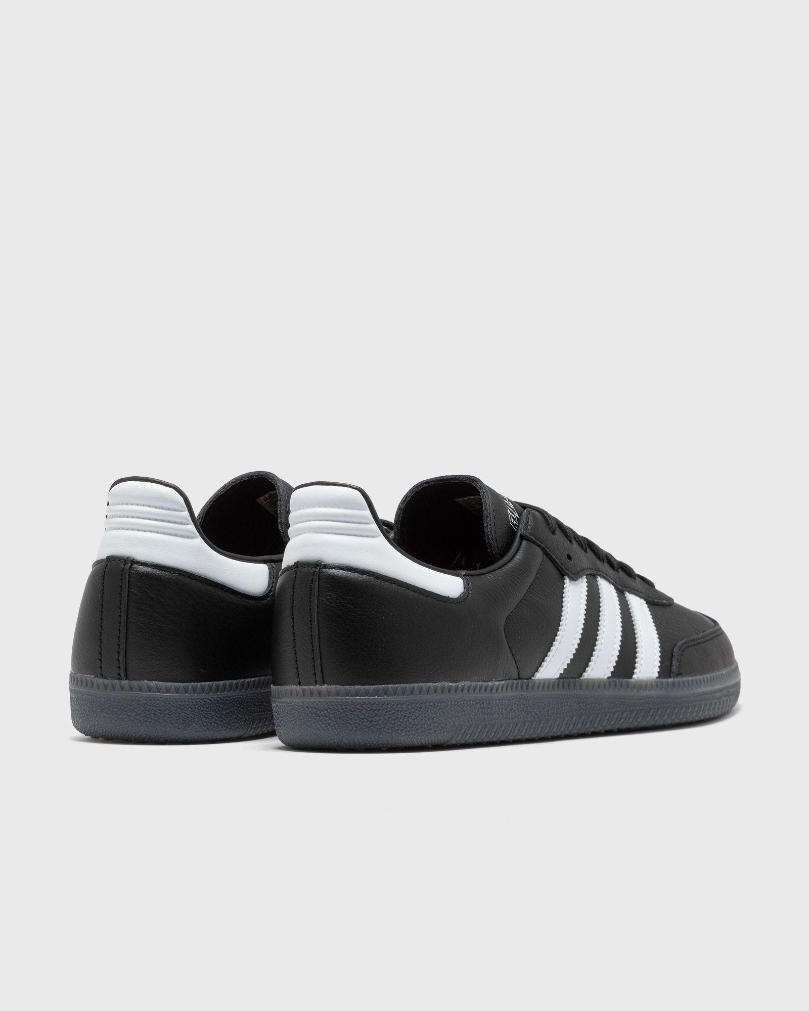 スケートボード fuckingawesome samba 27.5 adidas Fucking Awesome x Samba Black White for Sale