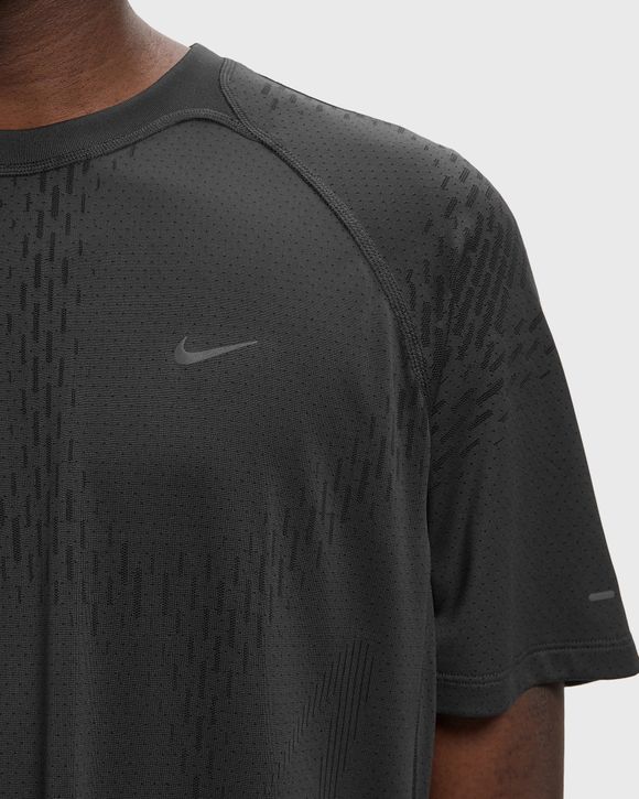 DFADV STRIDE NVLTY SS TOP