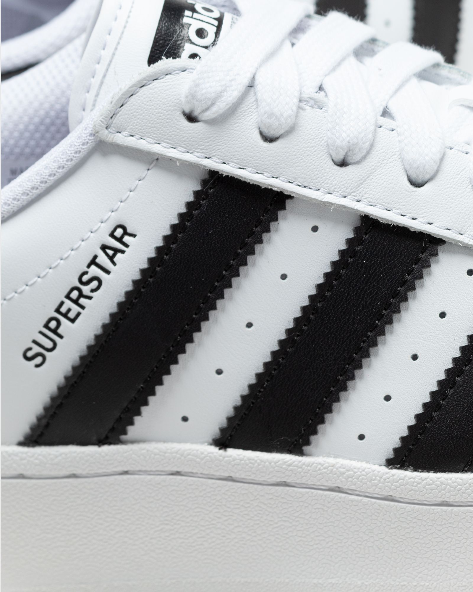 WMNS SUPERSTAR XLG