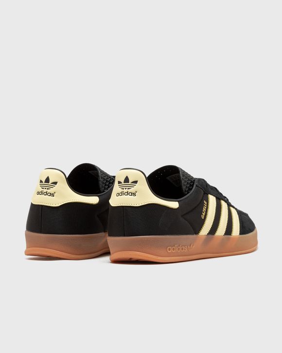 Adidas gazelle blackout on sale