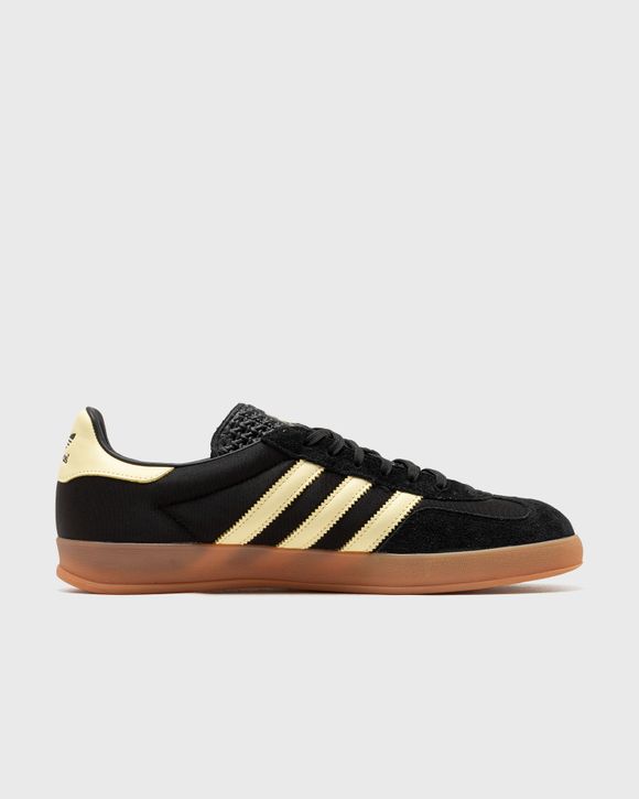 Adidas gazelle clearance blackout