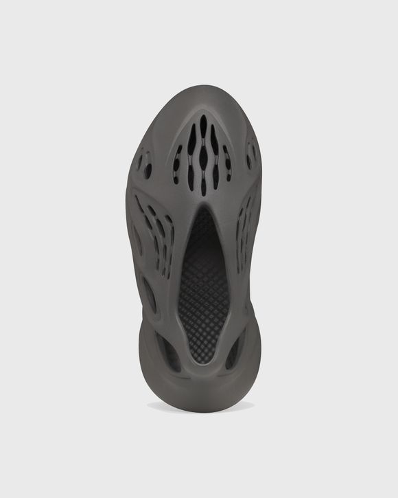 Adidas YEEZY FOAM RUNNER 'Carbon' Grey | BSTN Store