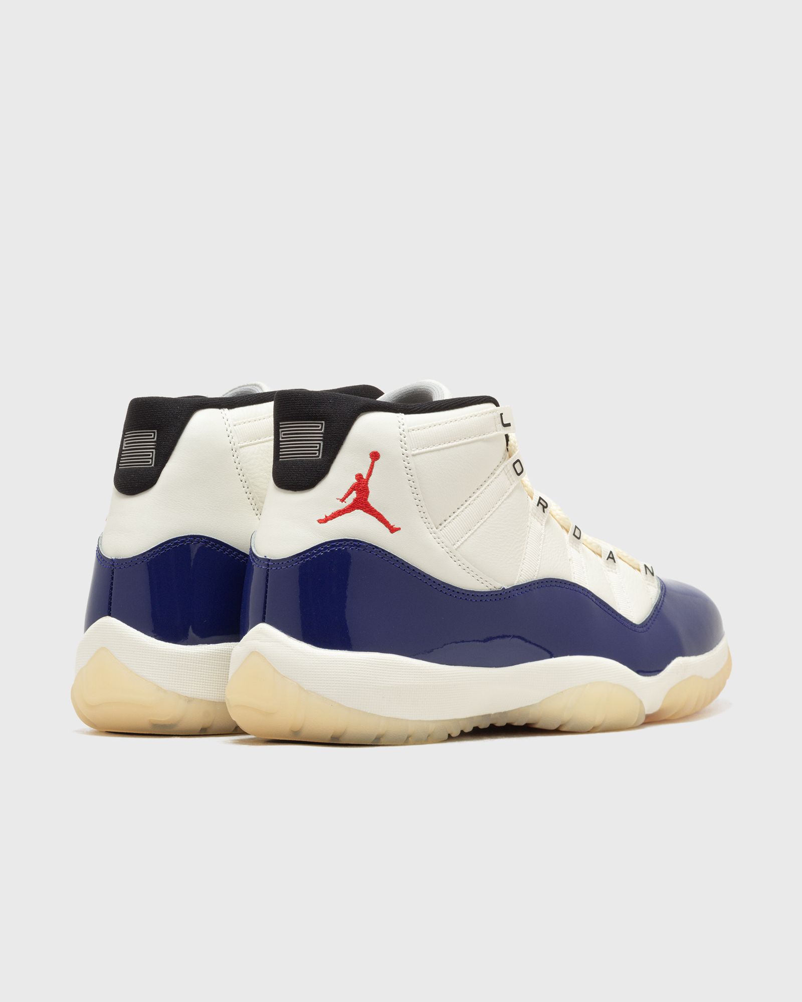 AIR JORDAN 11 RETRO "RARE AIR"