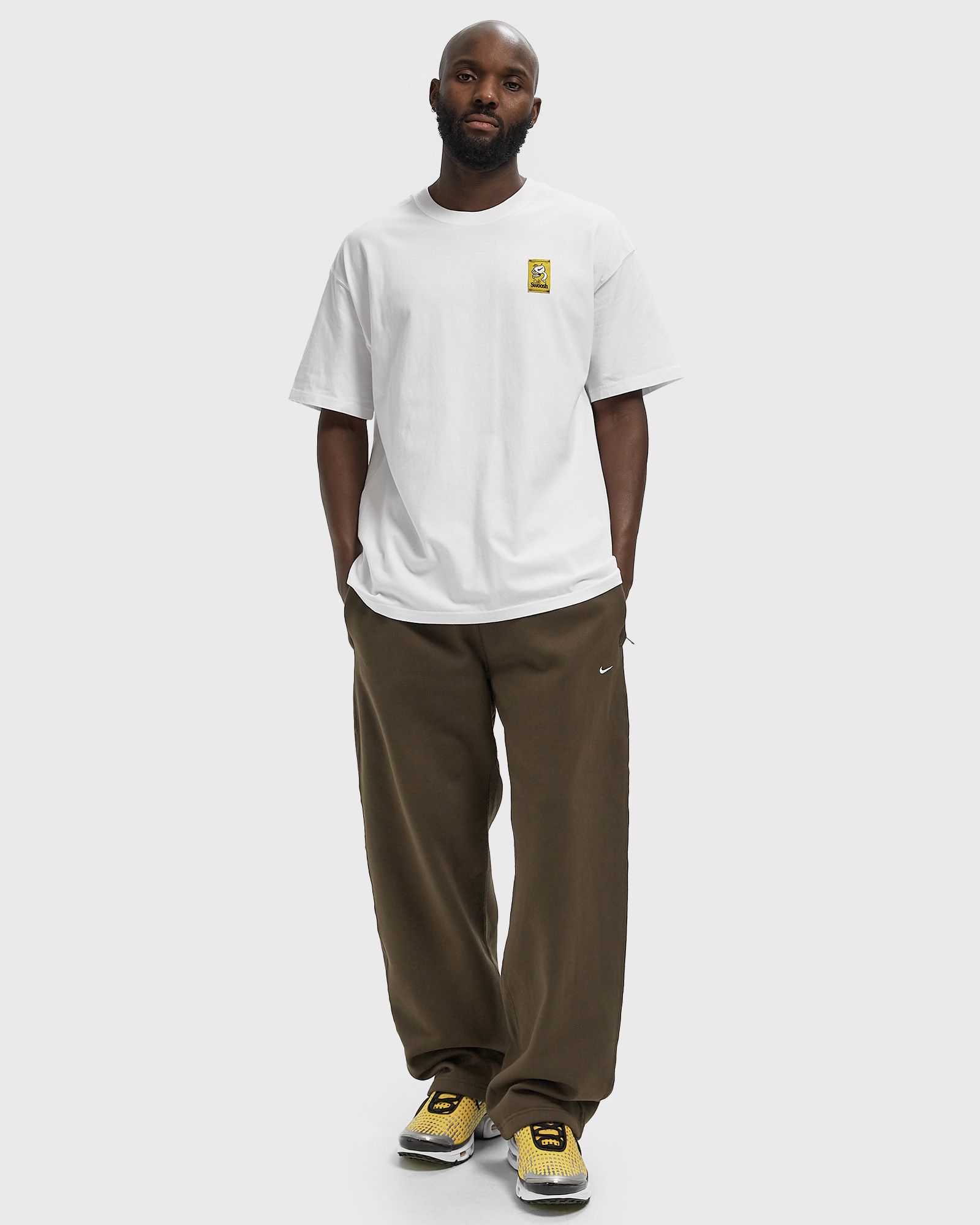 TEE LSE CAFE SWOOSH VAN