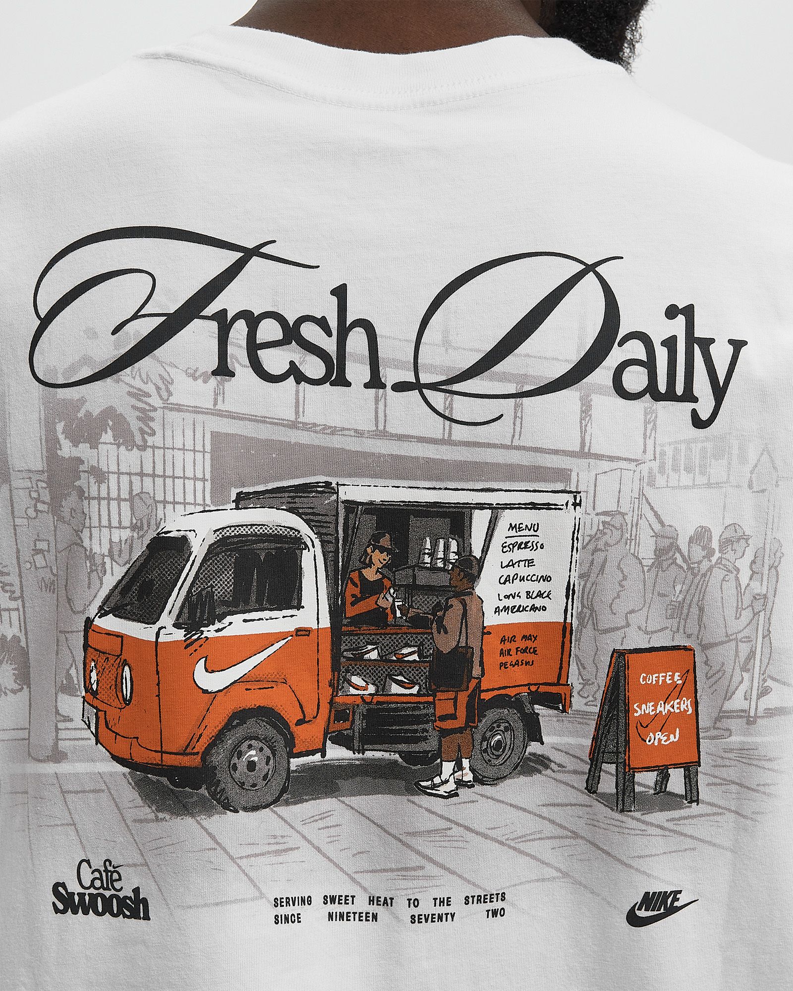 TEE LSE CAFE SWOOSH VAN