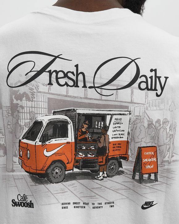 TEE LSE CAFE SWOOSH VAN