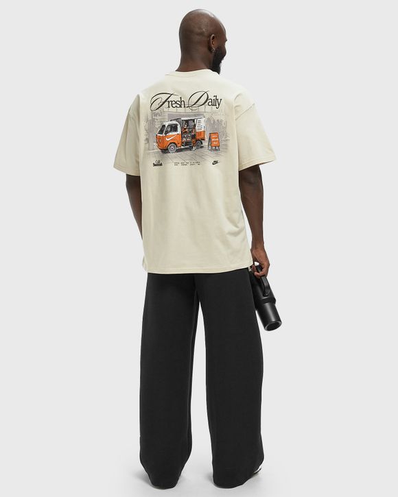 Thumbnail - TEE LSE CAFE SWOOSH VAN