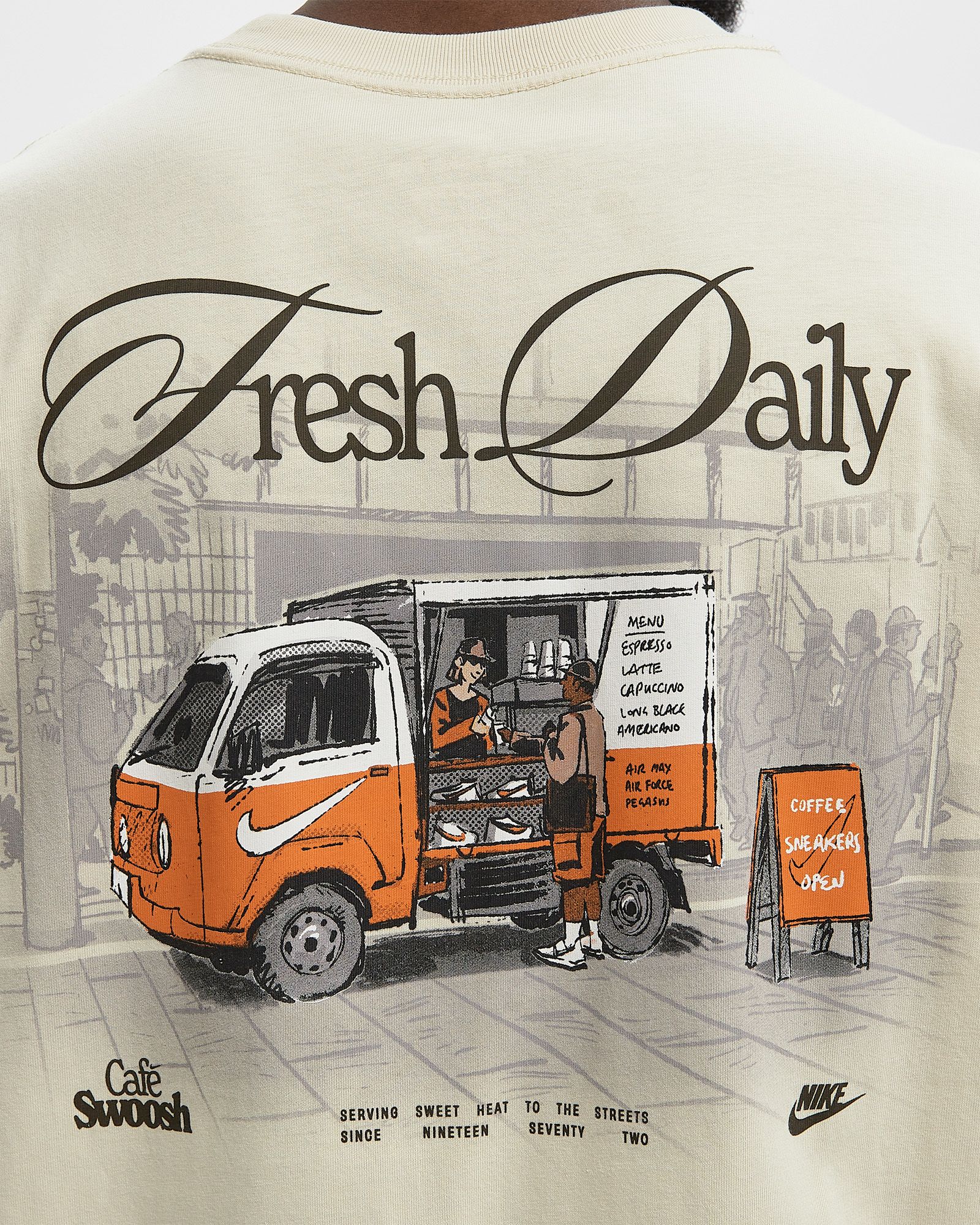 TEE LSE CAFE SWOOSH VAN