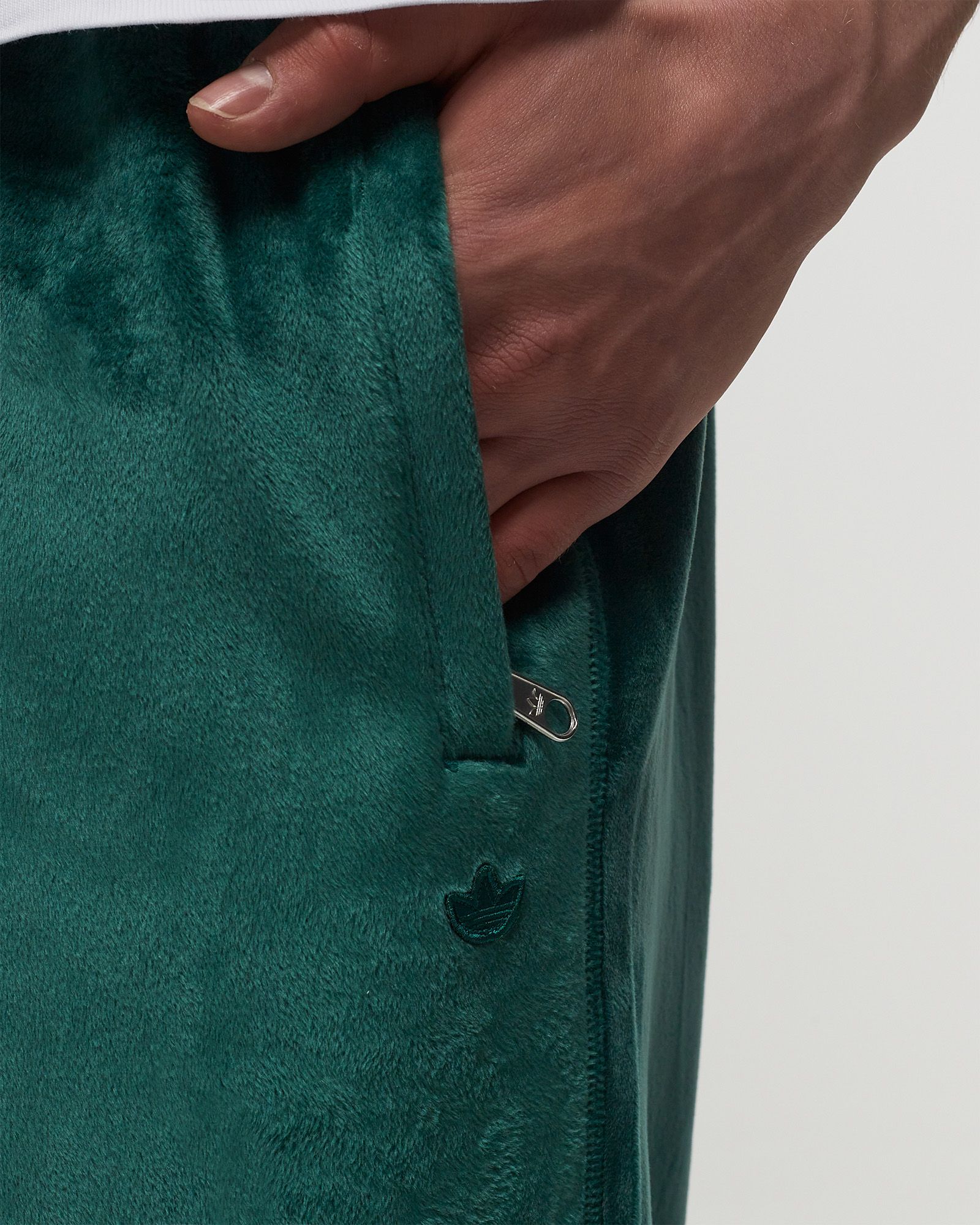 PREMIUM ESSENTIALS+ VELOUR Pants