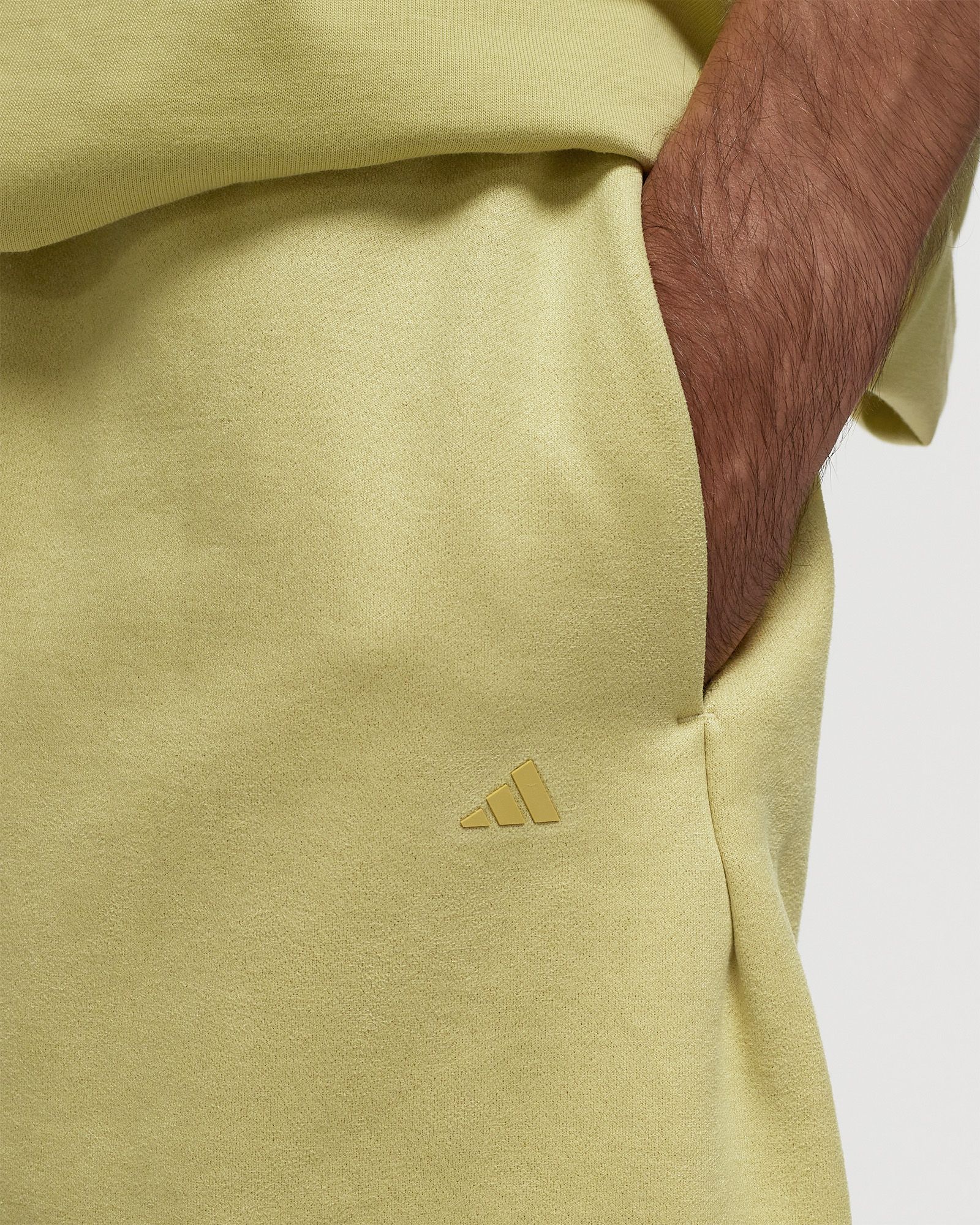 BASKETBALL SUEDED SHORTS