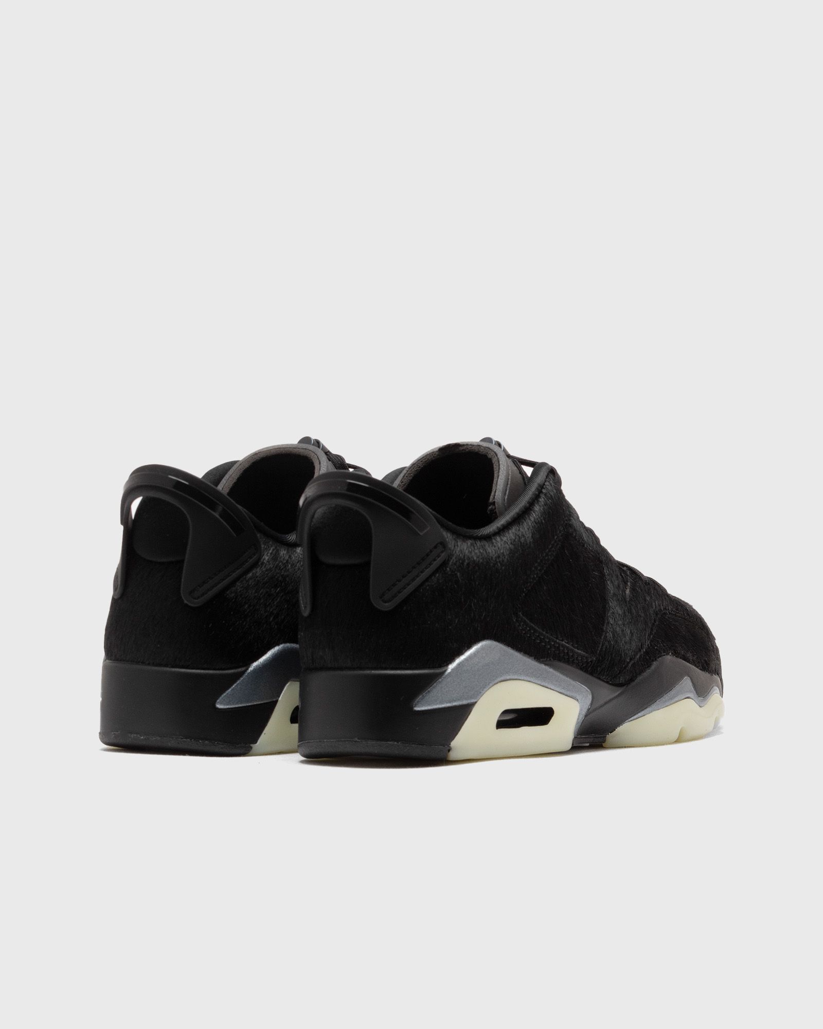 WMNS AIR JORDAN 6 LOW "Blackout"