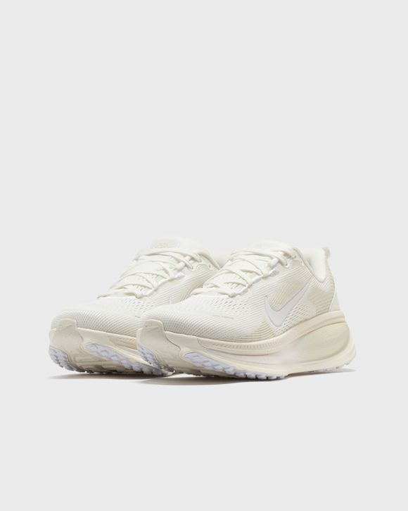 Thumbnail - WMNS VOMERO 18 ESS