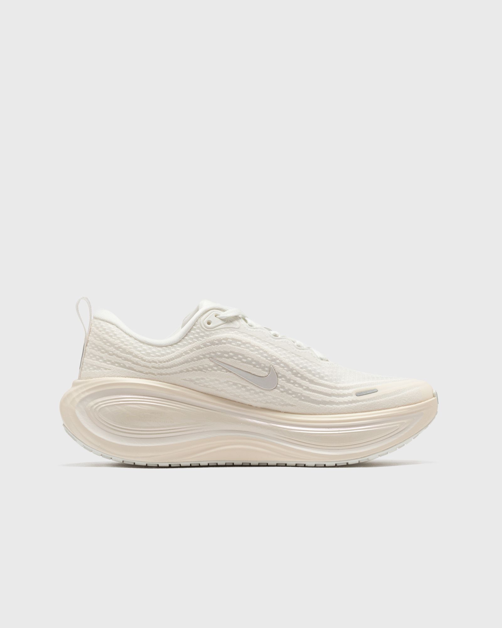 WMNS VOMERO PLUS ESS