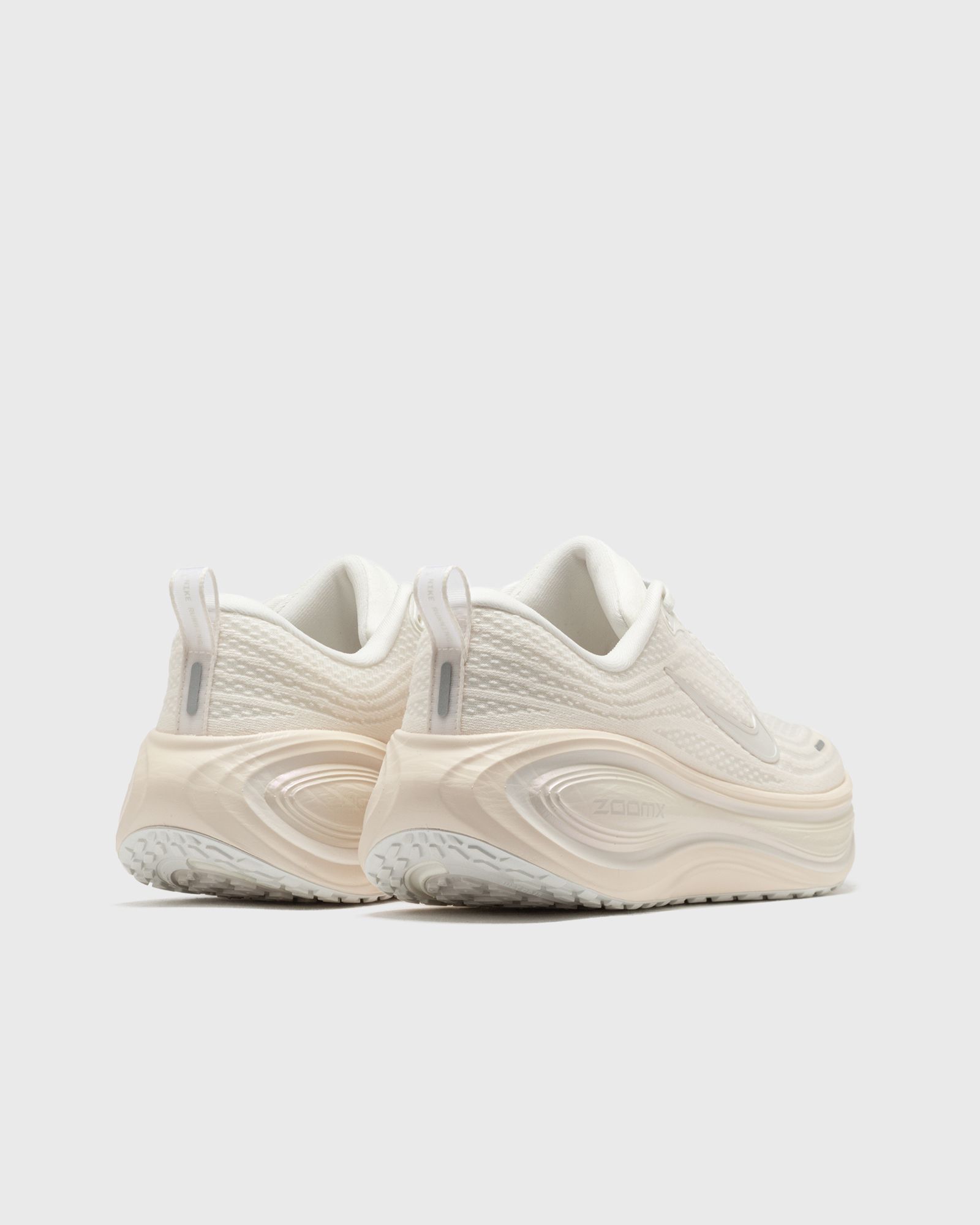 WMNS VOMERO PLUS ESS