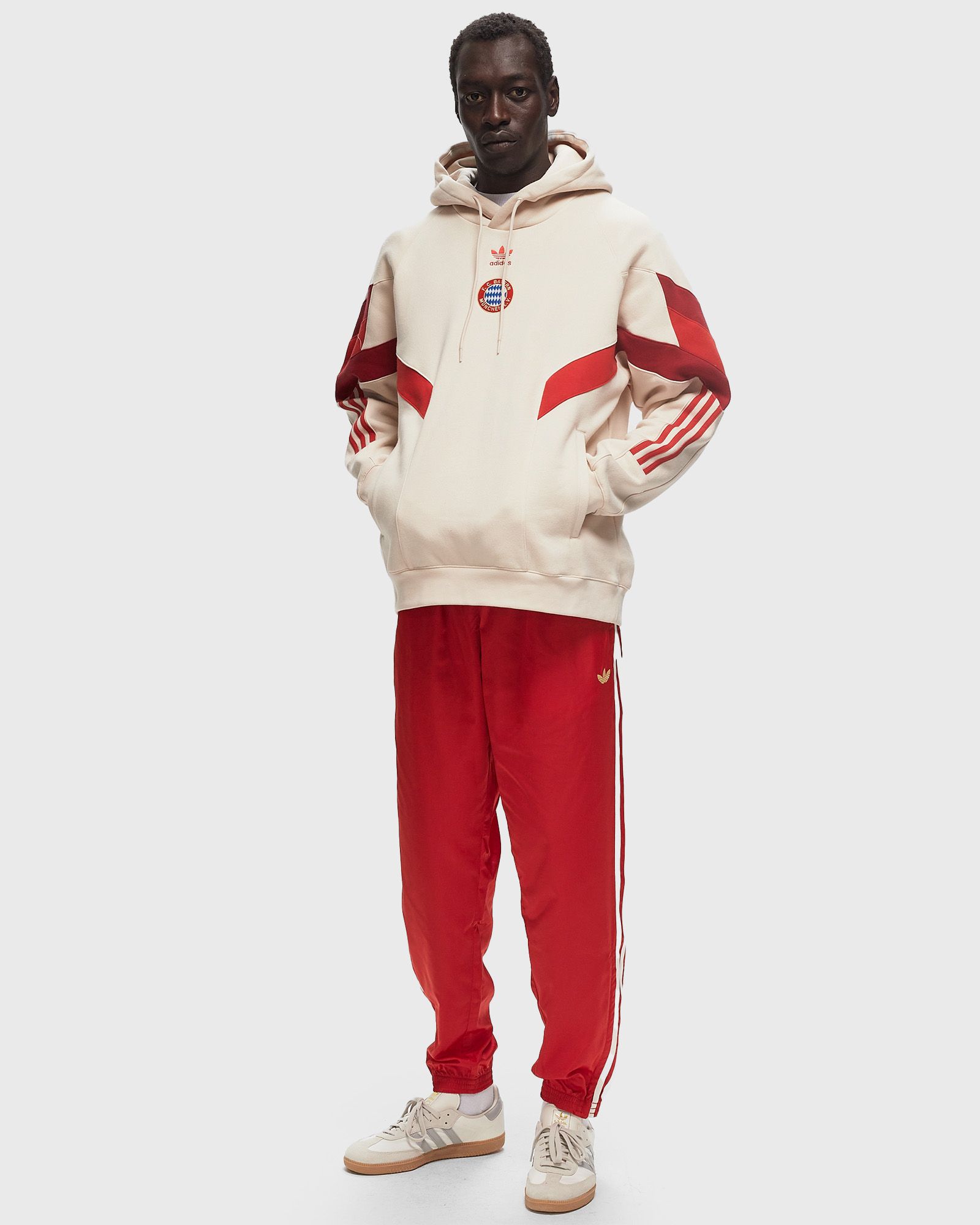 関税込【adidas】FC Bayern Munchen OG フーディ Adidas FC BAYERN MÜNCHEN OG HOODIE Beige | BSTN Store